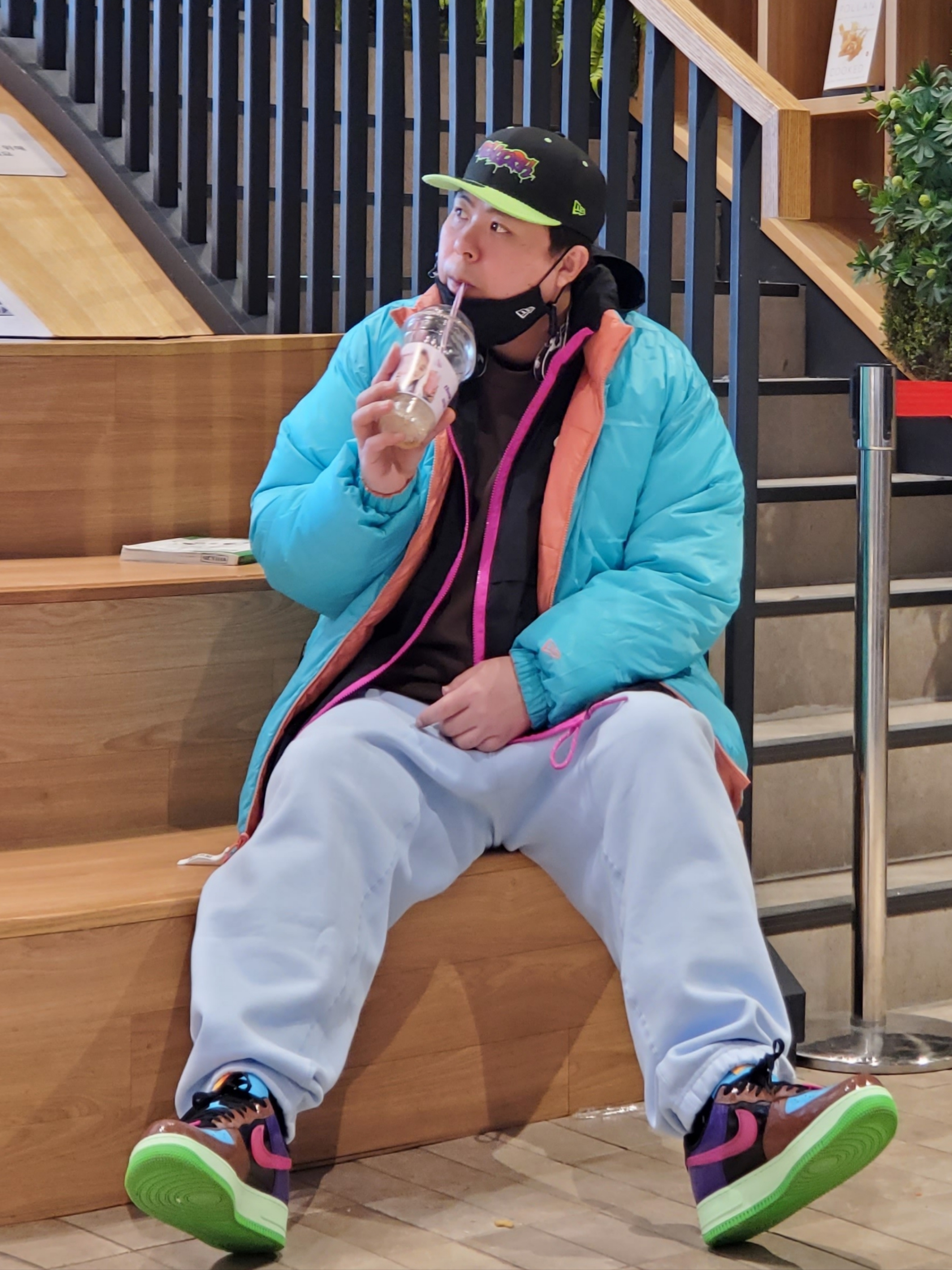 Nike NRG Solo Swoosh Fleece Pants Celestine Blue - US/EU, Off-White x Amore Pacific Protection Box (Without Cosmetics) 착용 스타일 - 2