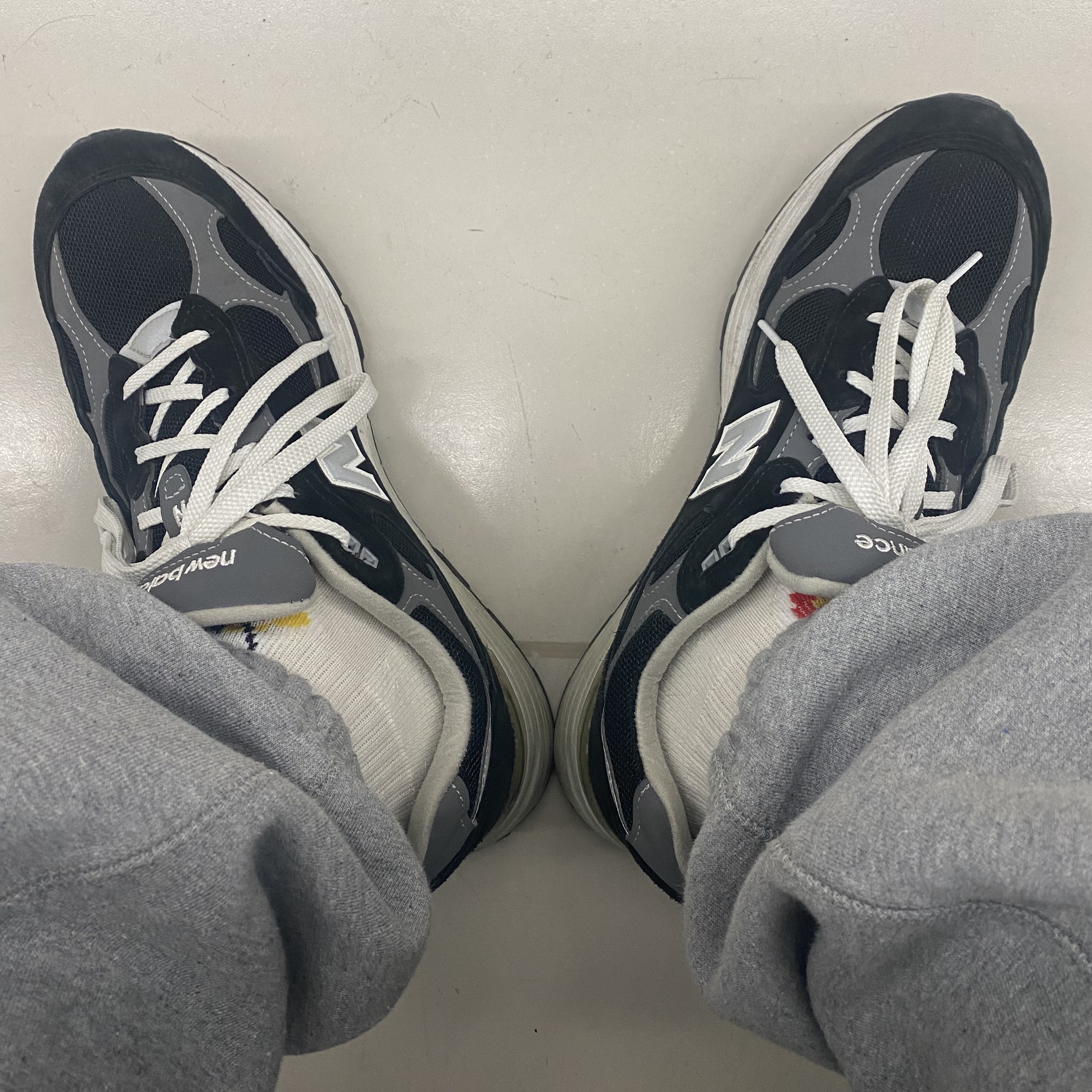 New Balance 992 Made in USA Black Grey 착용 스타일