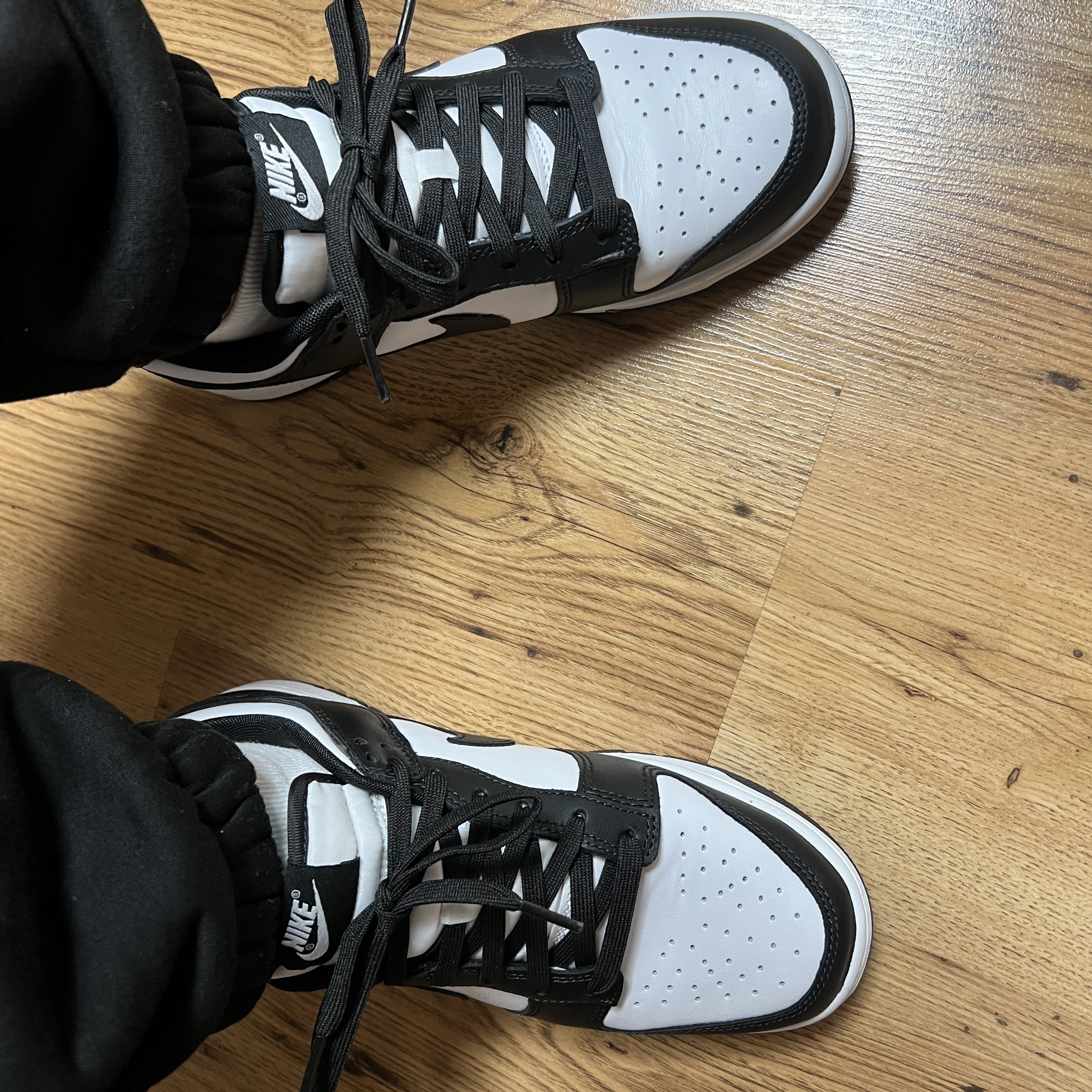 Nike Dunk Low Retro Black 착용 스타일 - 1