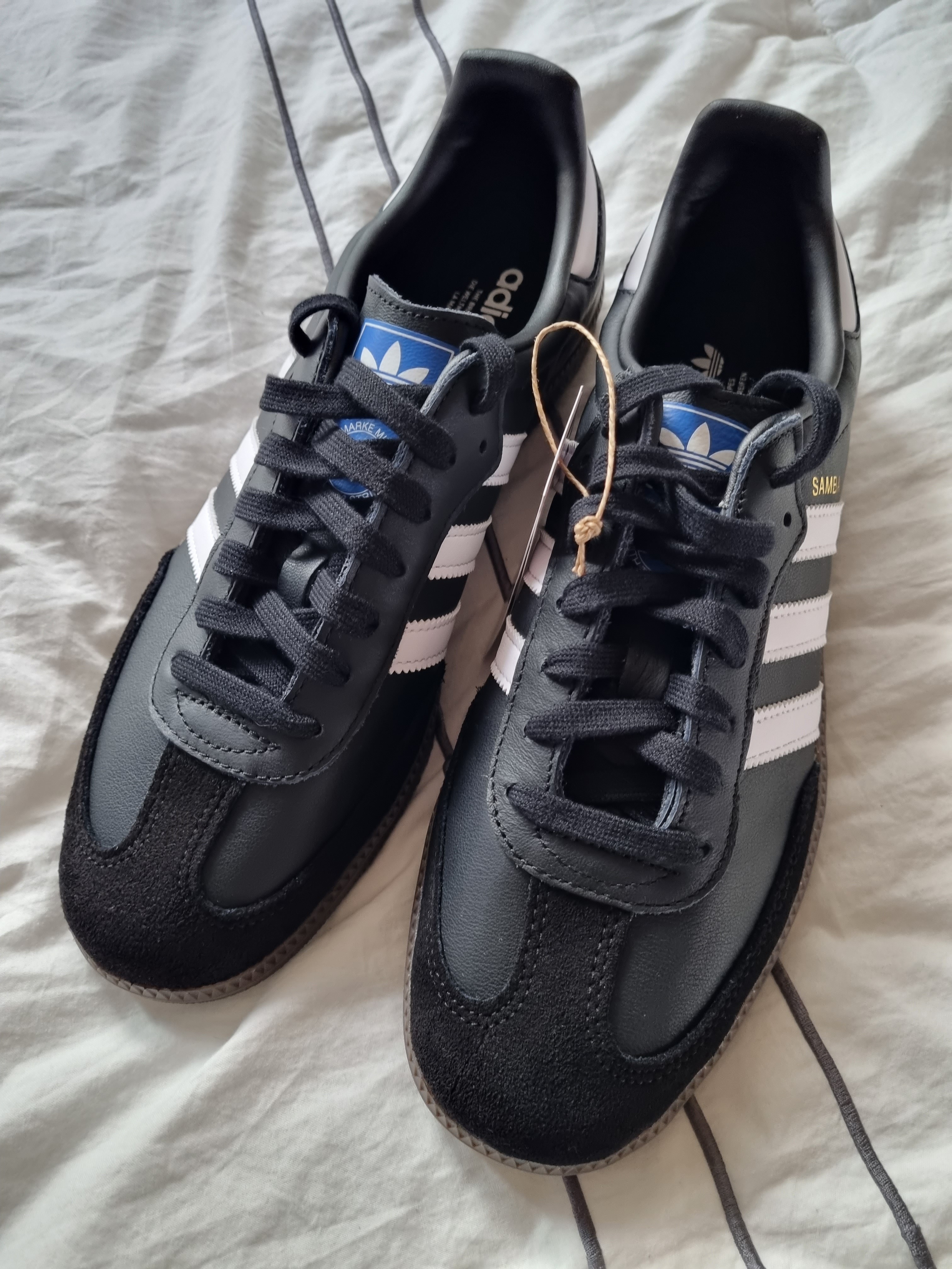 Adidas Samba OG Black White Gum 착용 스타일