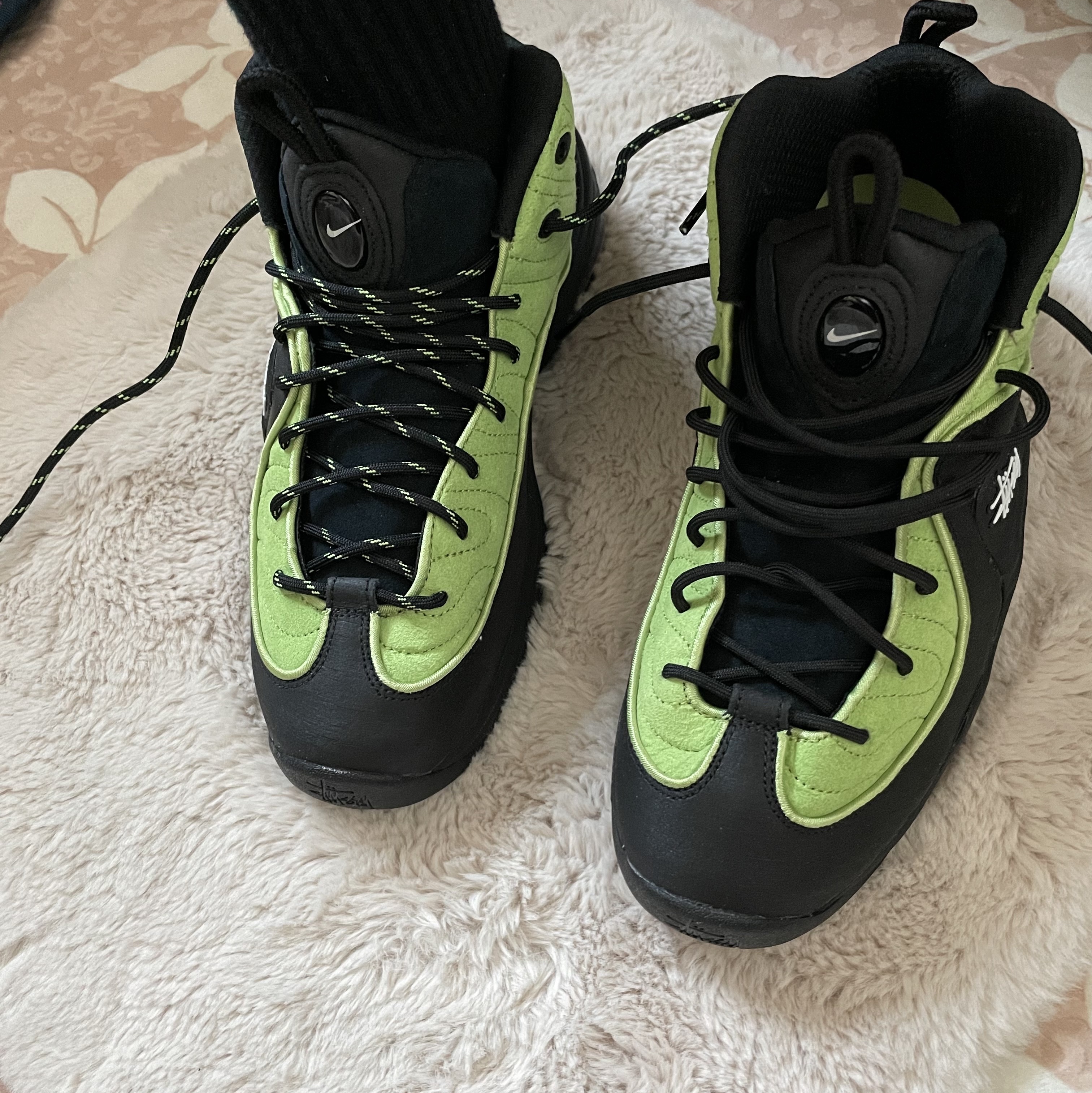 Nike x Stussy Air Penny II Vivid Green and Black 착용 스타일