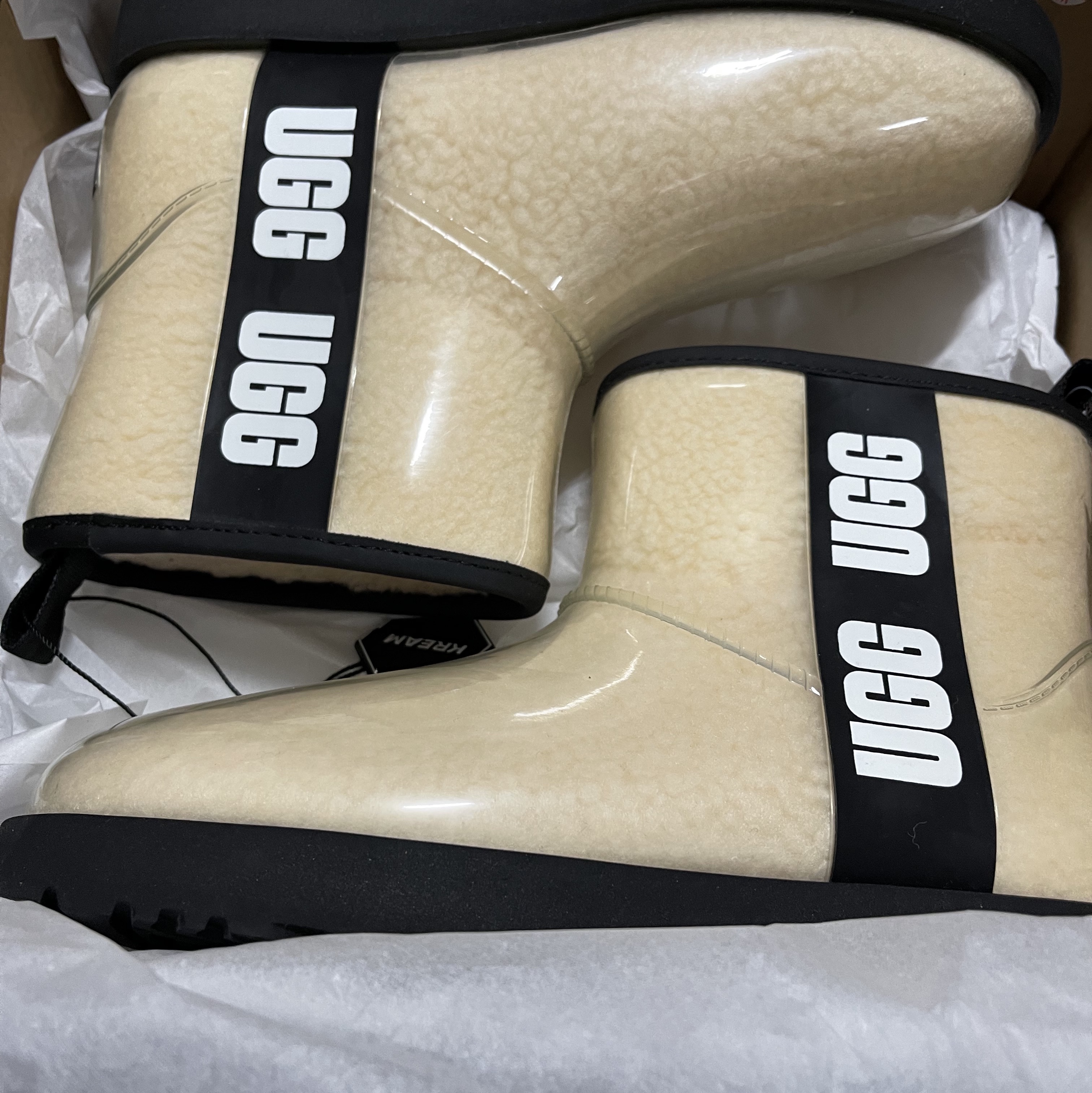 (W) UGG Classic Clear Mini Boots Natural Black 착용 스타일