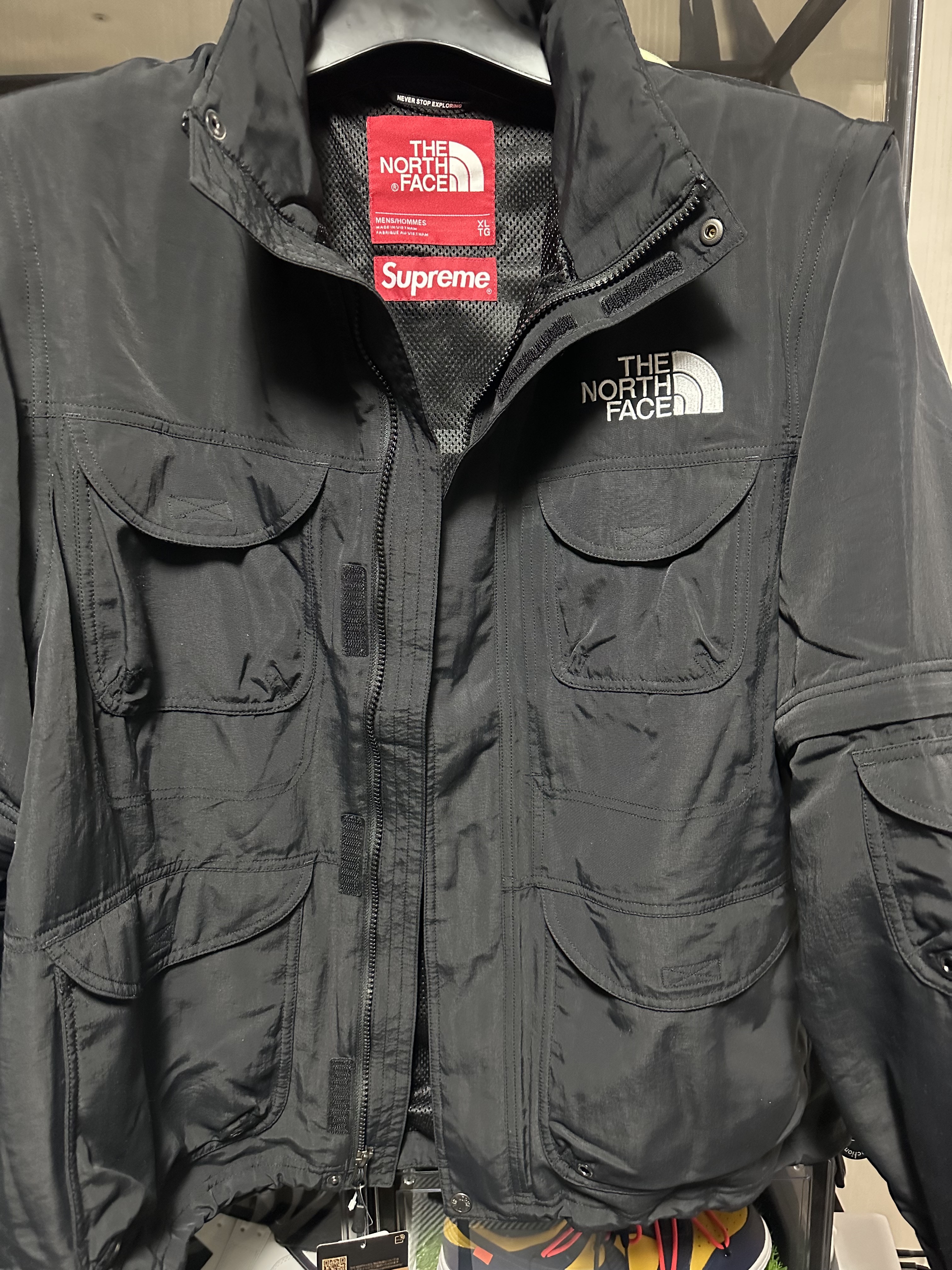 Supreme x The North Face Trekking Convertible Jacket Black - 22SS 착용 스타일 - 2