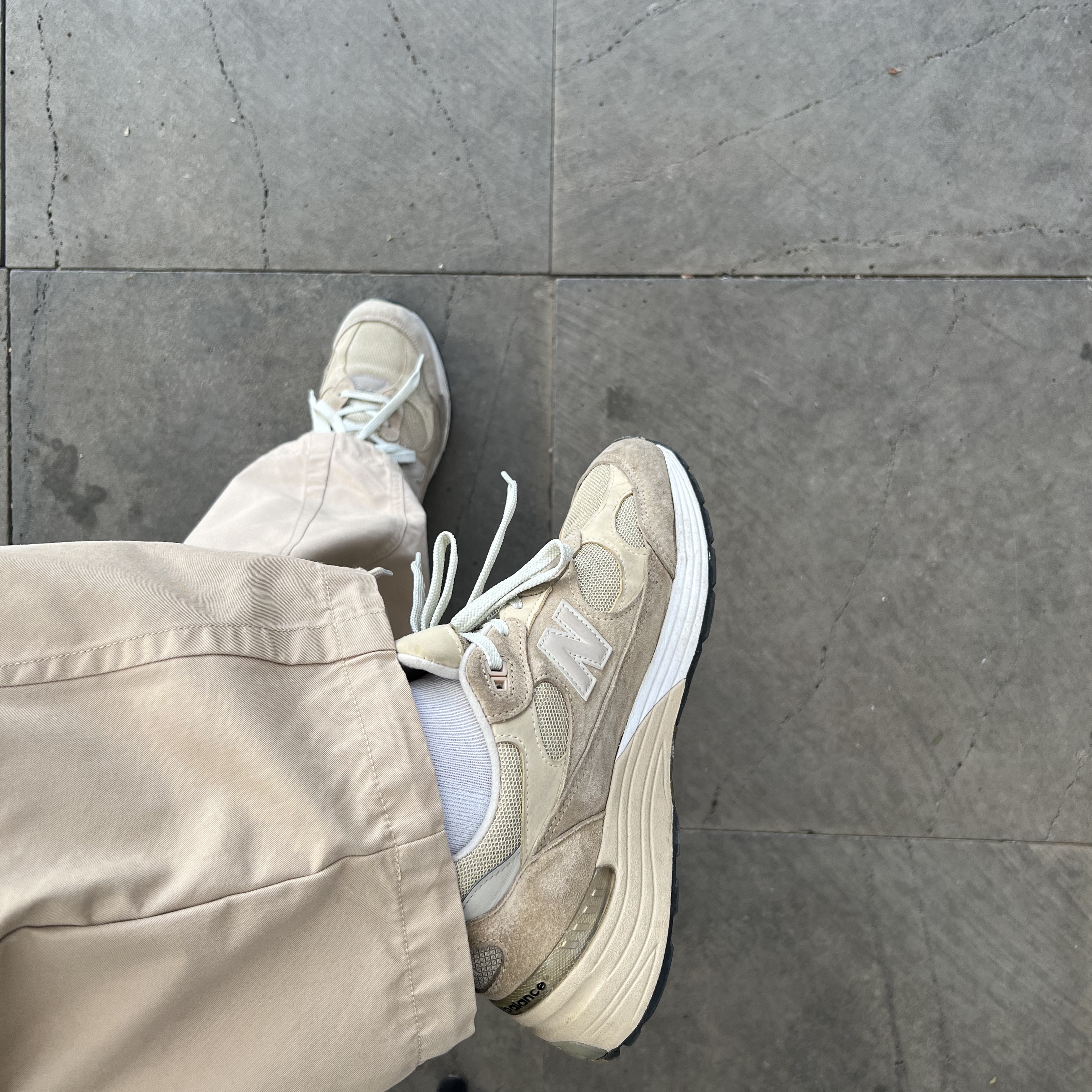 New Balance 992 Made in USA Tan 착용 스타일 - 1