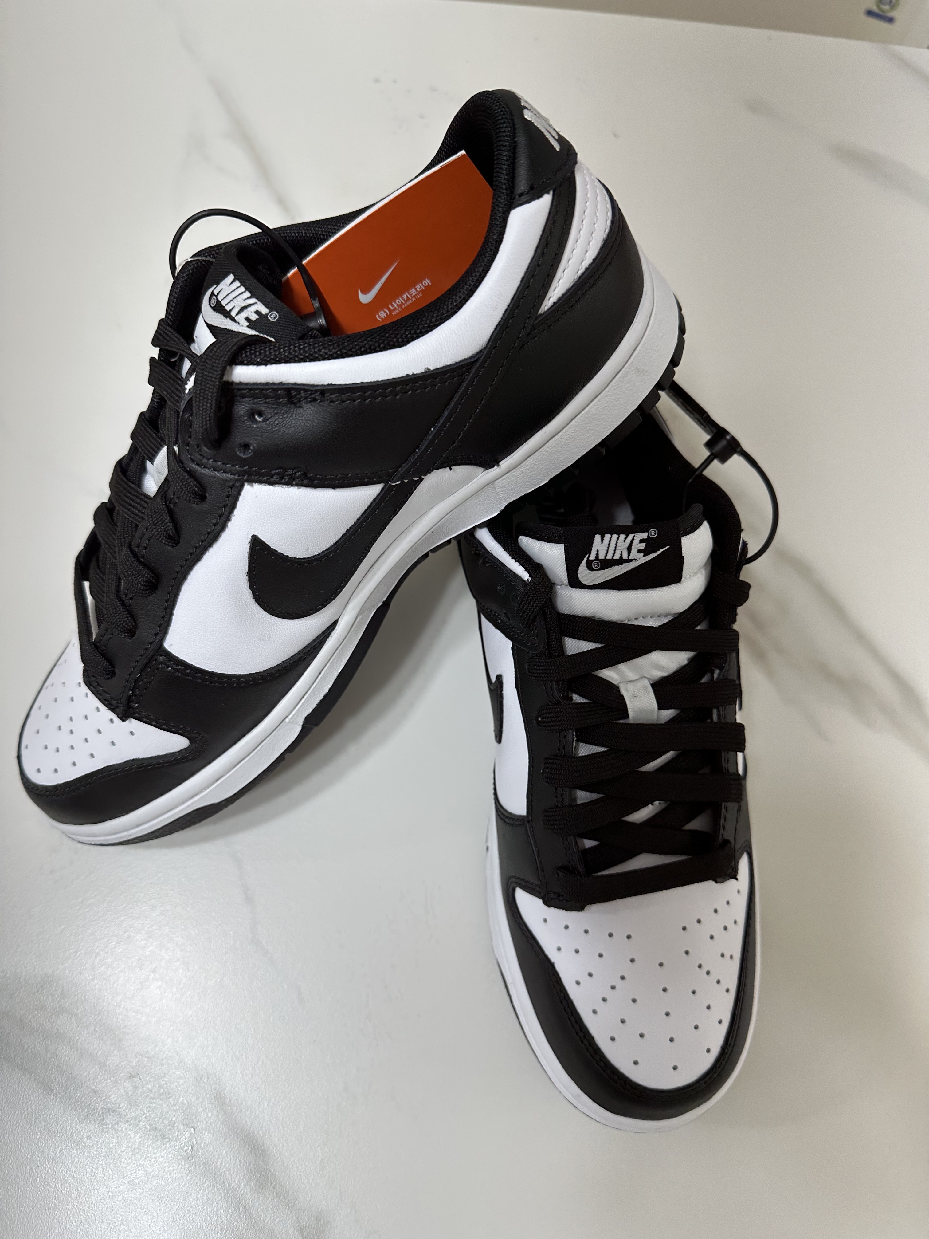 Nike Dunk Low Retro Black 착용 스타일 - 1
