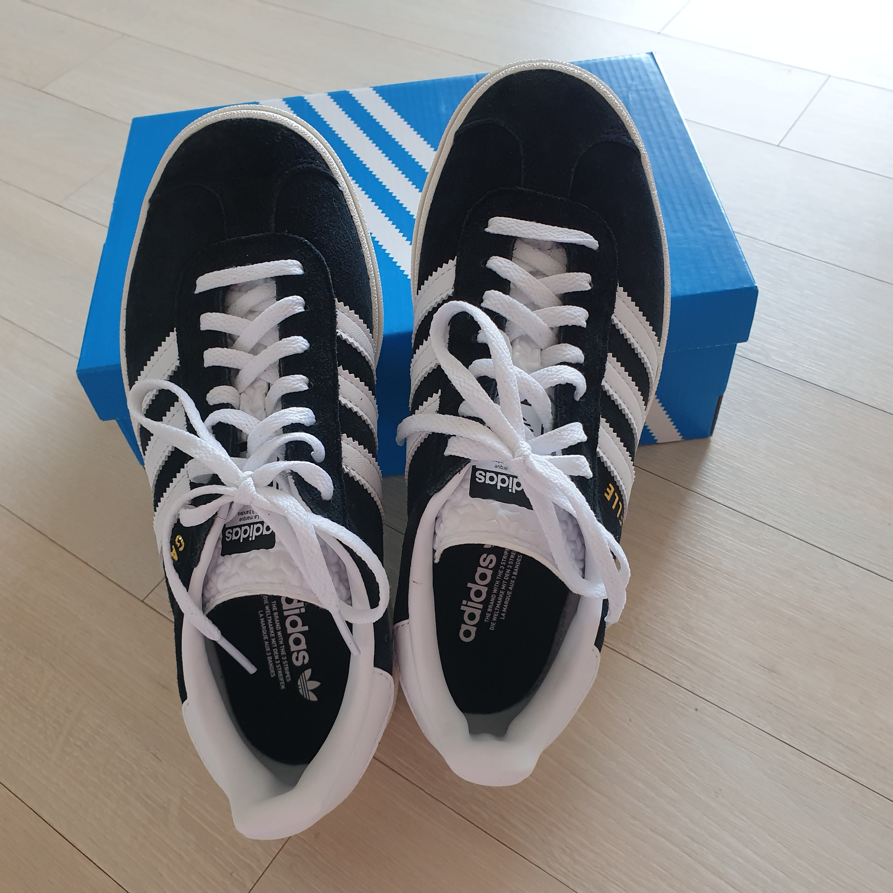 (W) Adidas Gazelle Bold Core Black Cloud White 착용 스타일 - 2