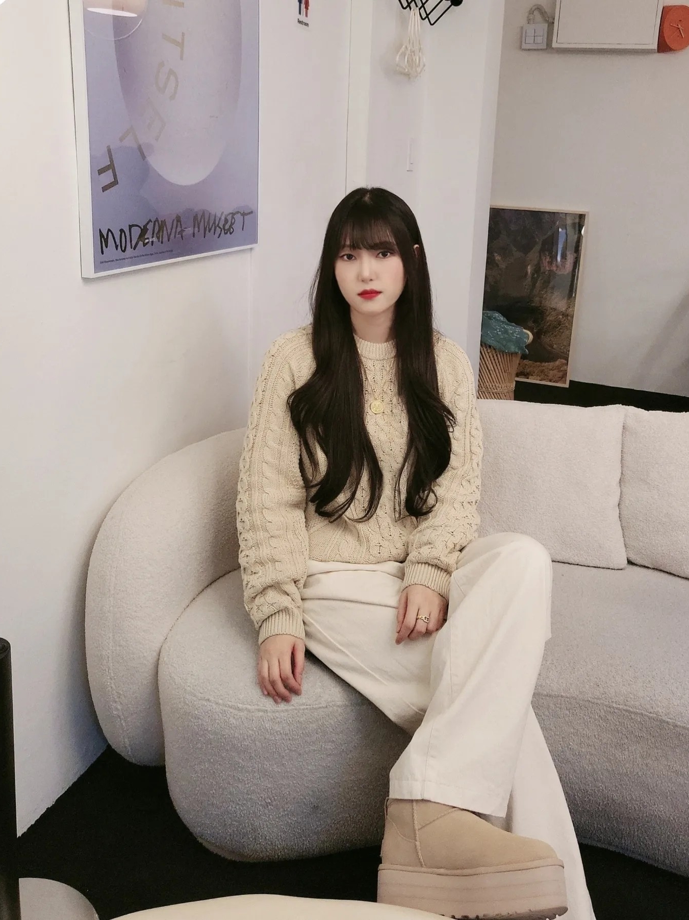 Nike Cable Knit LS Sweater Rattan - Asia, (W) UGG Classic Ultra Mini Platform Boots Driftwood 착용 스타일 - 2