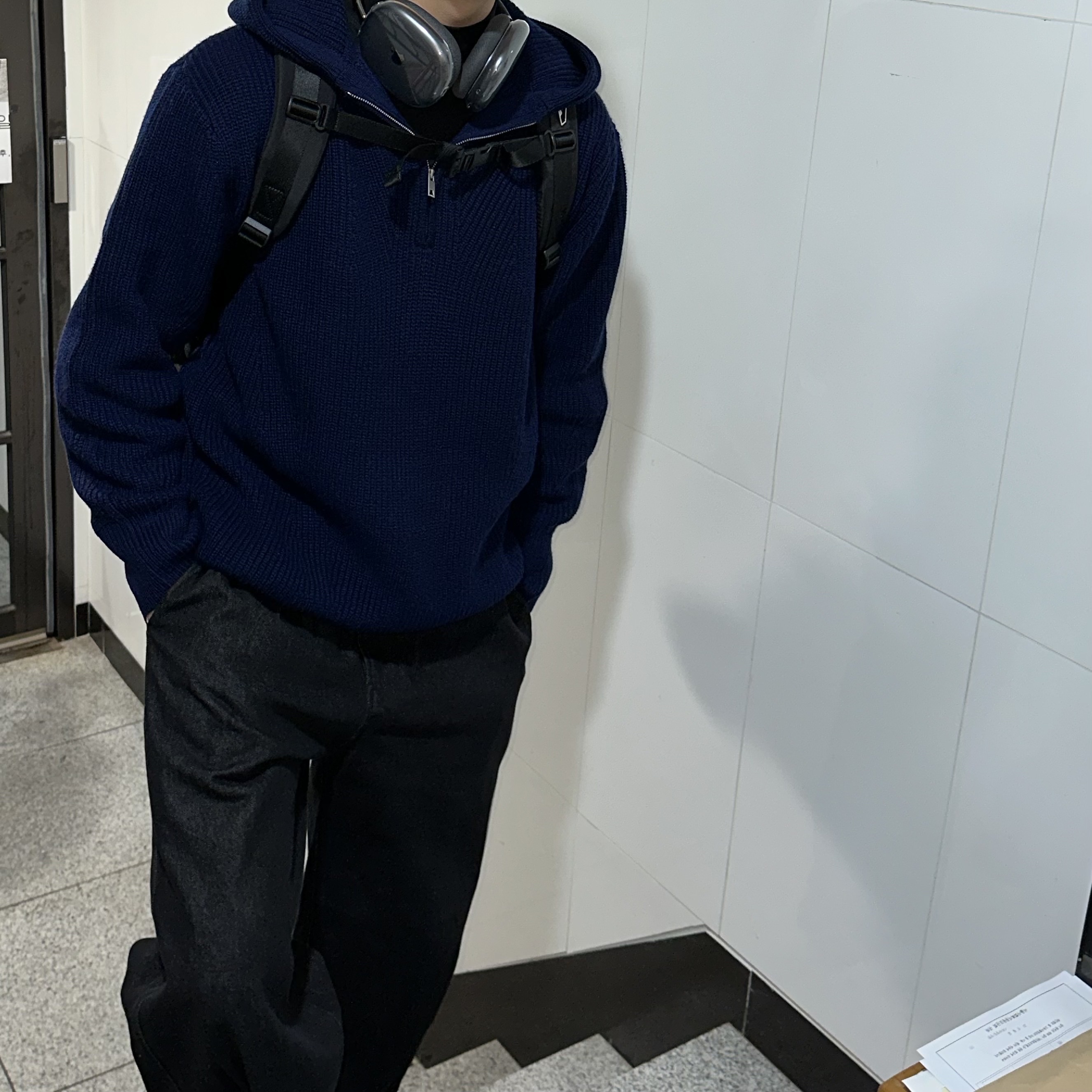 Apple AirPods Max Lightning Space Gray (Korean Ver.), Undermycar x Umbro 2Way Backpack Black 착용 스타일 - 4
