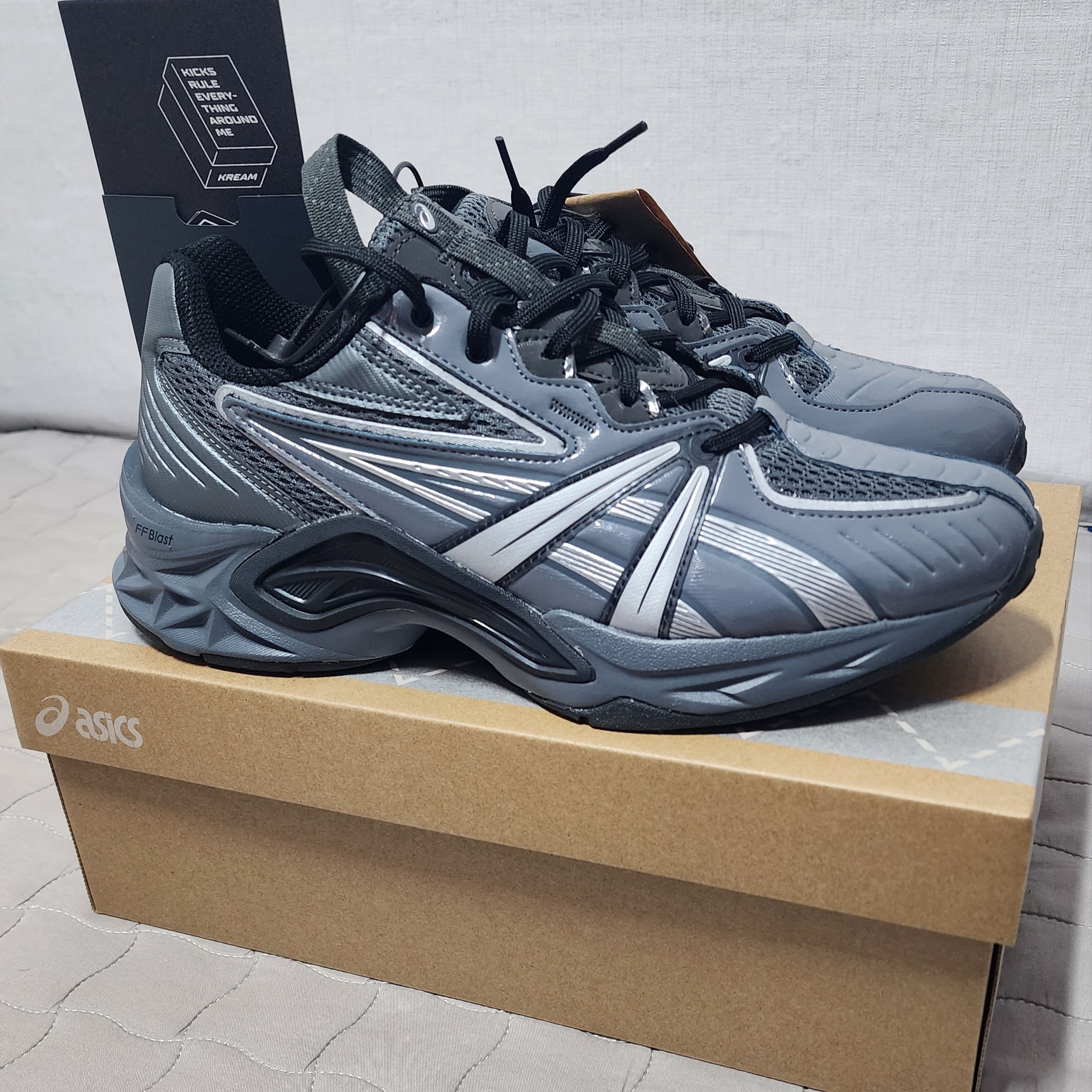 Asics HN2-S Protoblast Steel Grey 착용 스타일 - 1