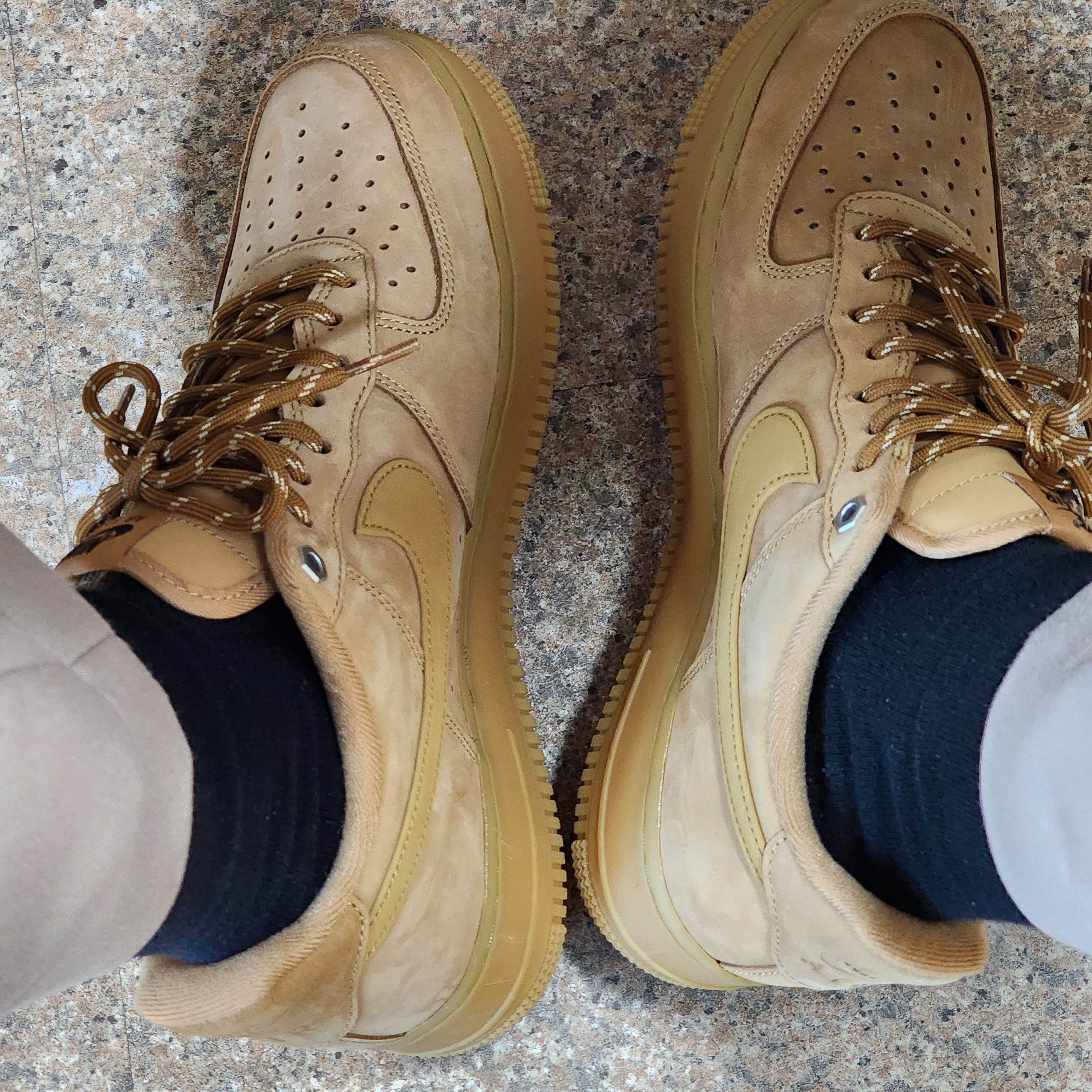 Nike Air Force 1 '07 WB Flax 착용 스타일