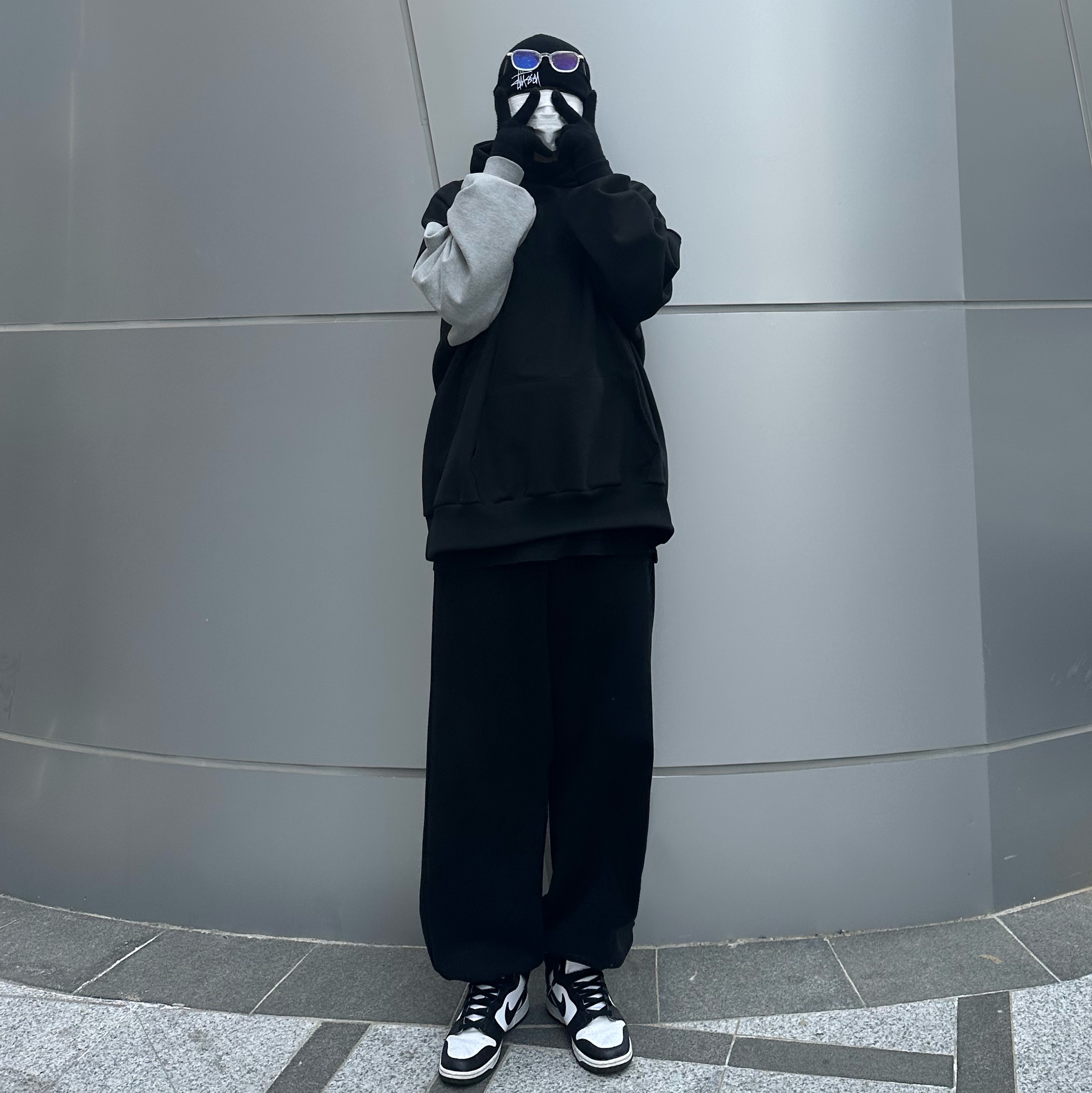 Stussy Big Basic Thinsulate Beanie Black, Nike Dunk High Retro Black and White 착용 스타일 - 5