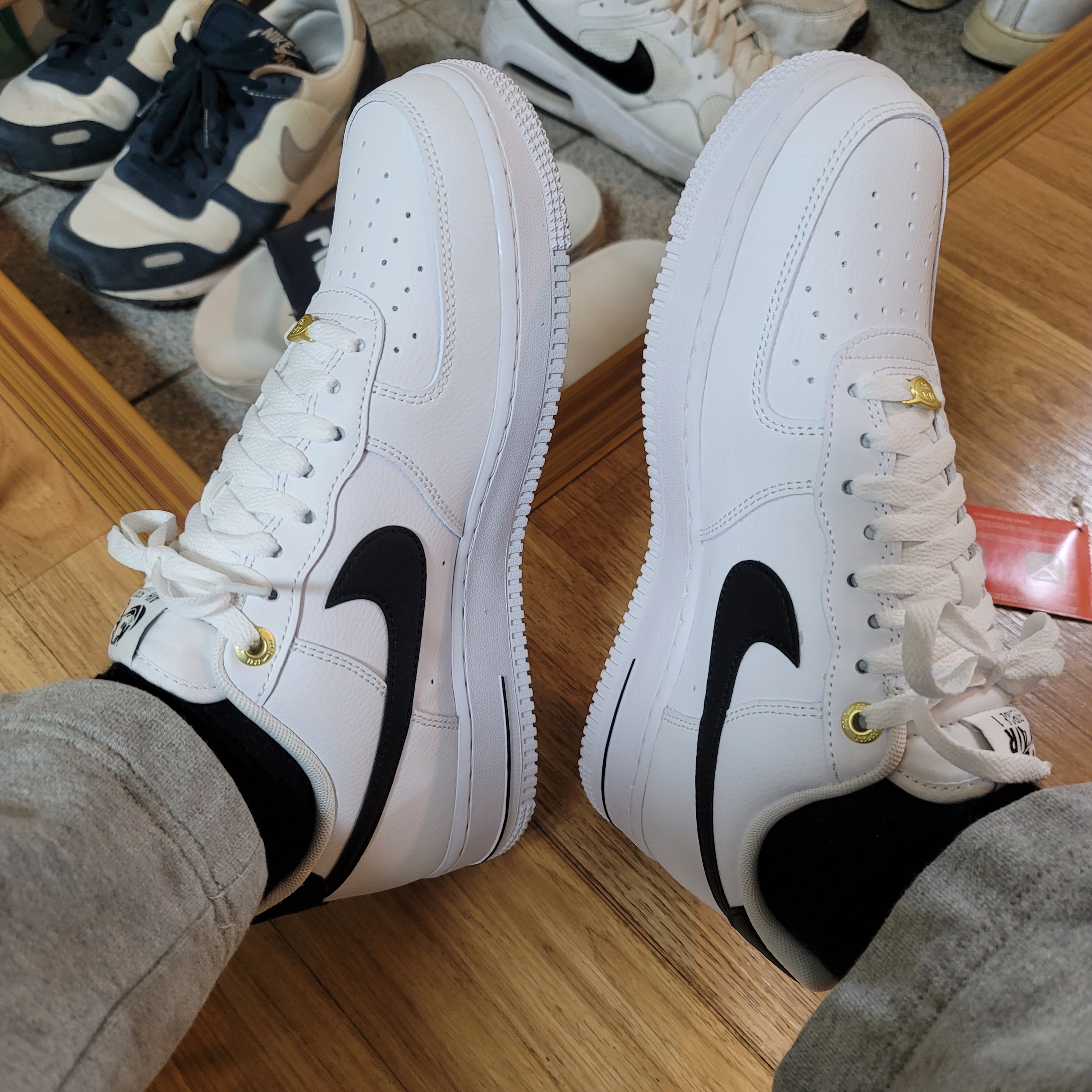 Nike Air Force 1 '07 LV8 40th Anniversary Join Forces White Black 착용 스타일