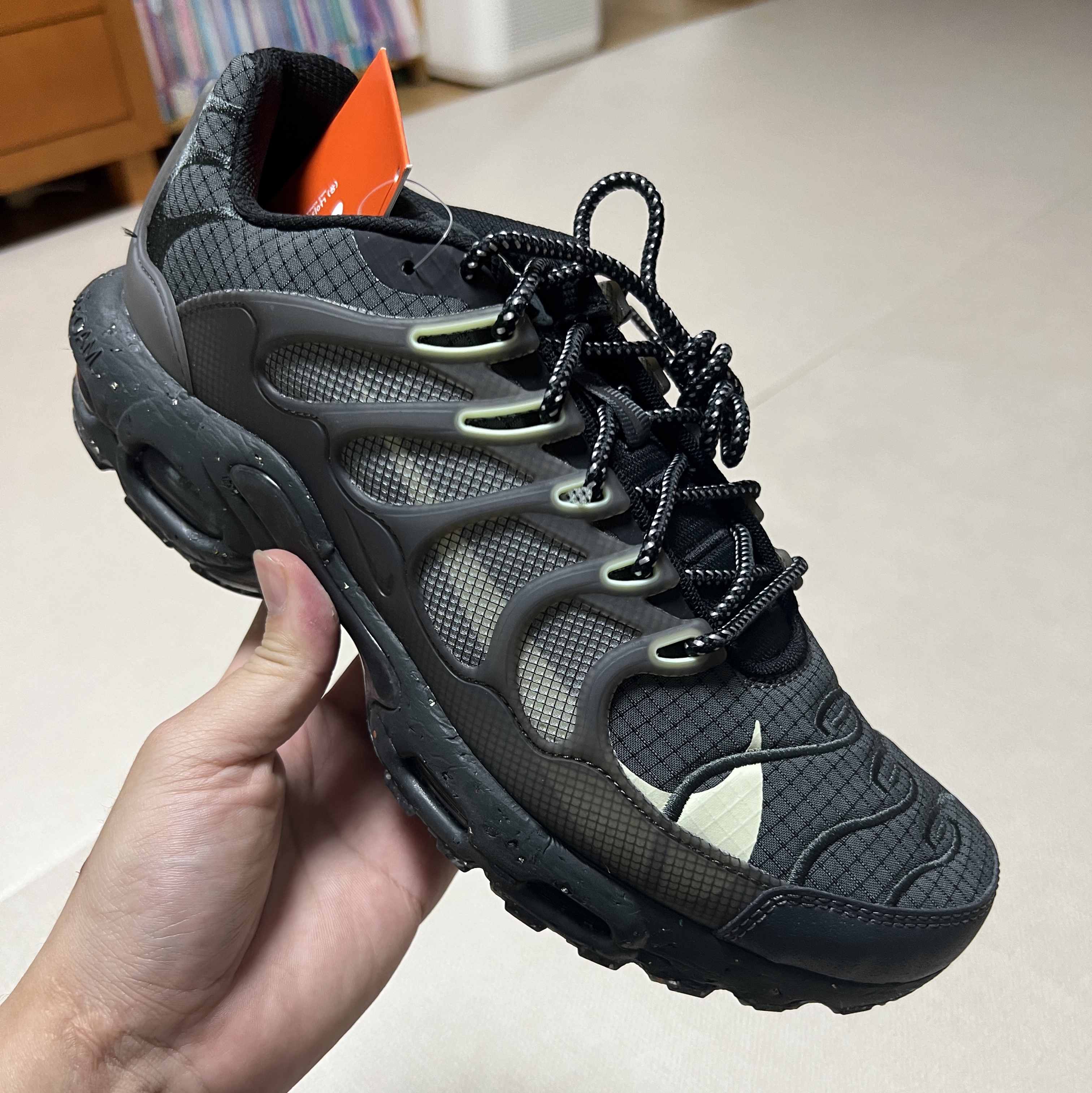 Nike Air Max Terrascape Plus Black and Lime 착용 스타일