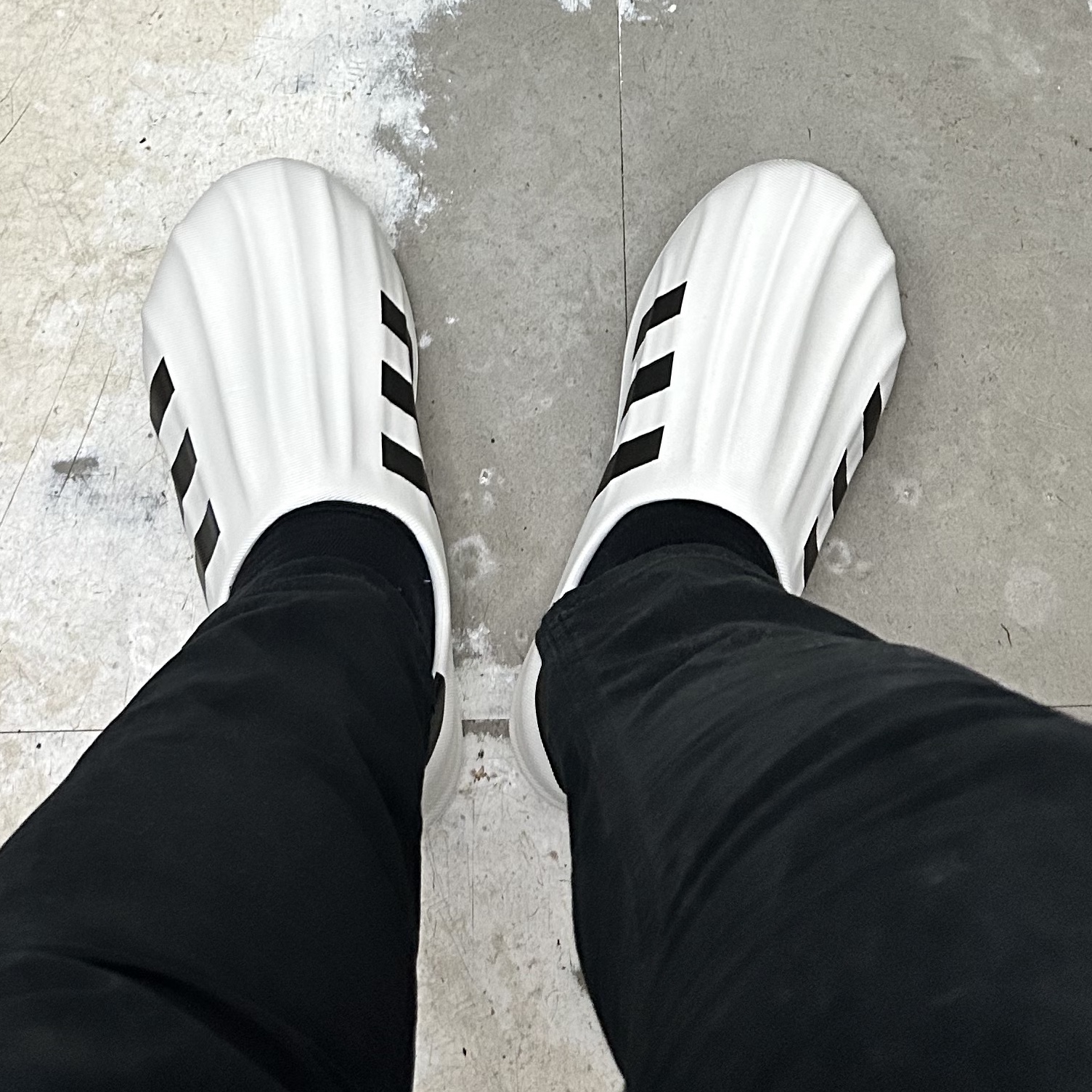 Adidas Adifom Superstar Core White 착용 스타일