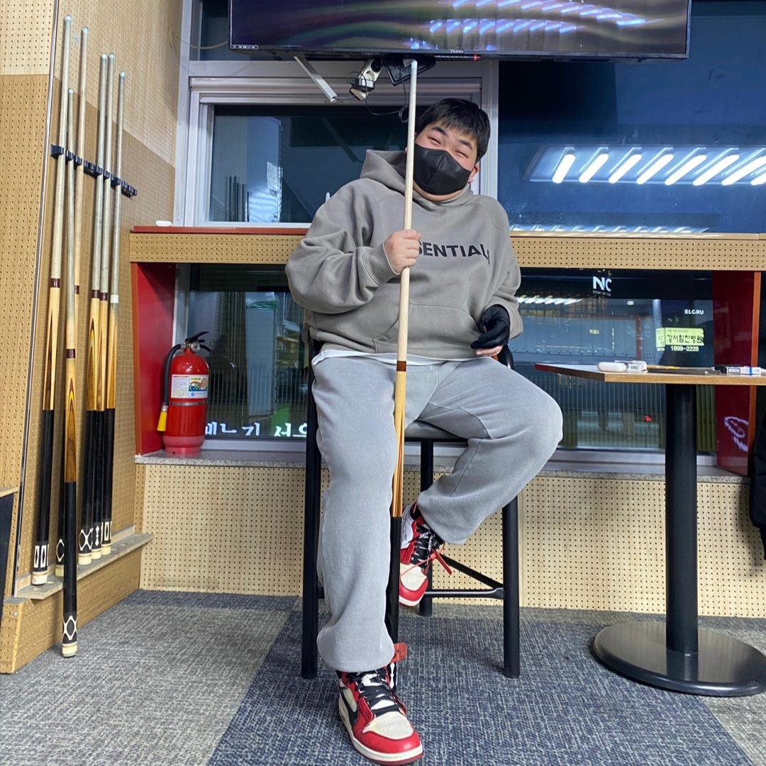 Essentials 3D Silicon Applique Pullover Hoodie Cement - 20FW, Jordan 1 x Off-White Retro High Chicago The Ten 착용 스타일