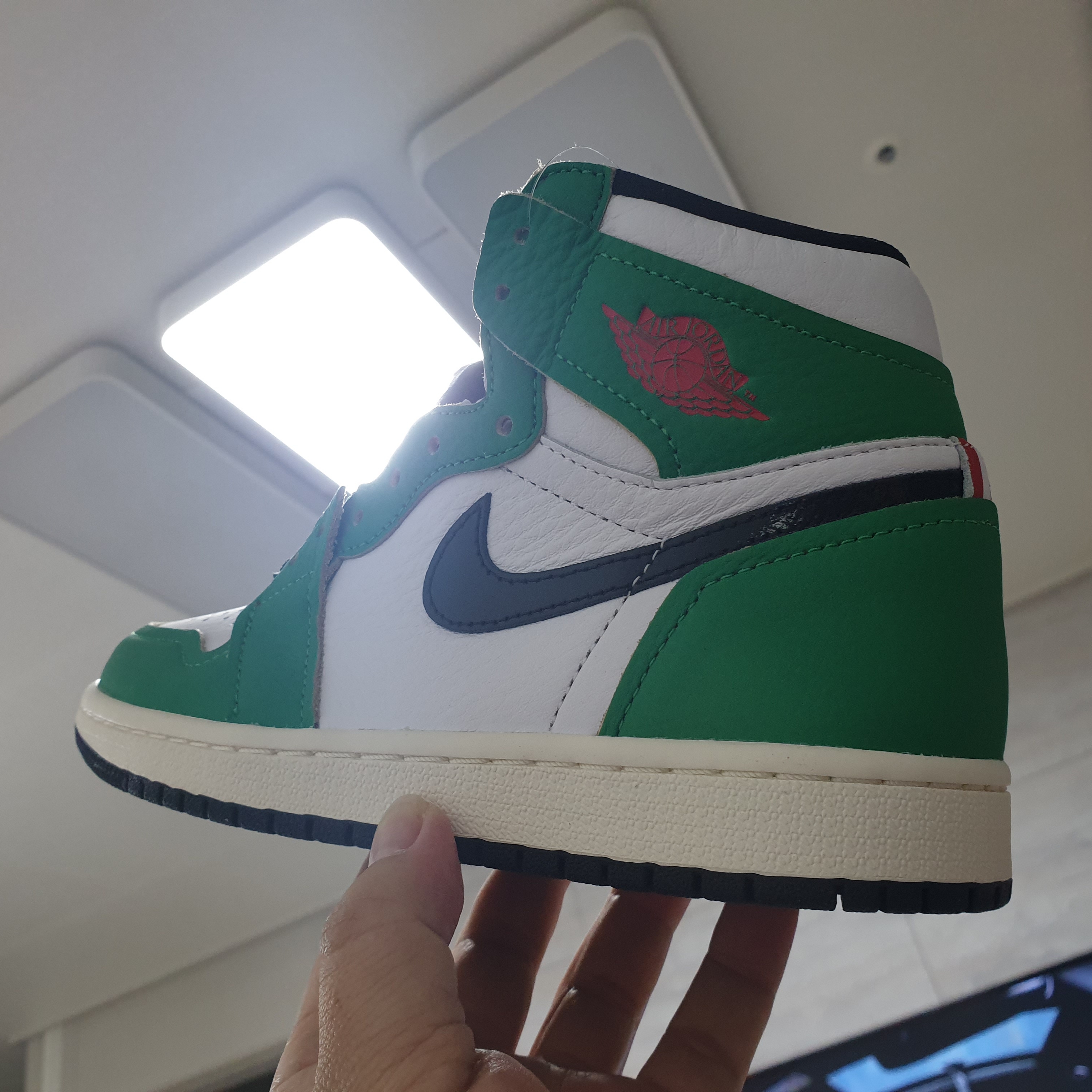 (W) Jordan 1 Retro High OG Lucky Green 착용 스타일