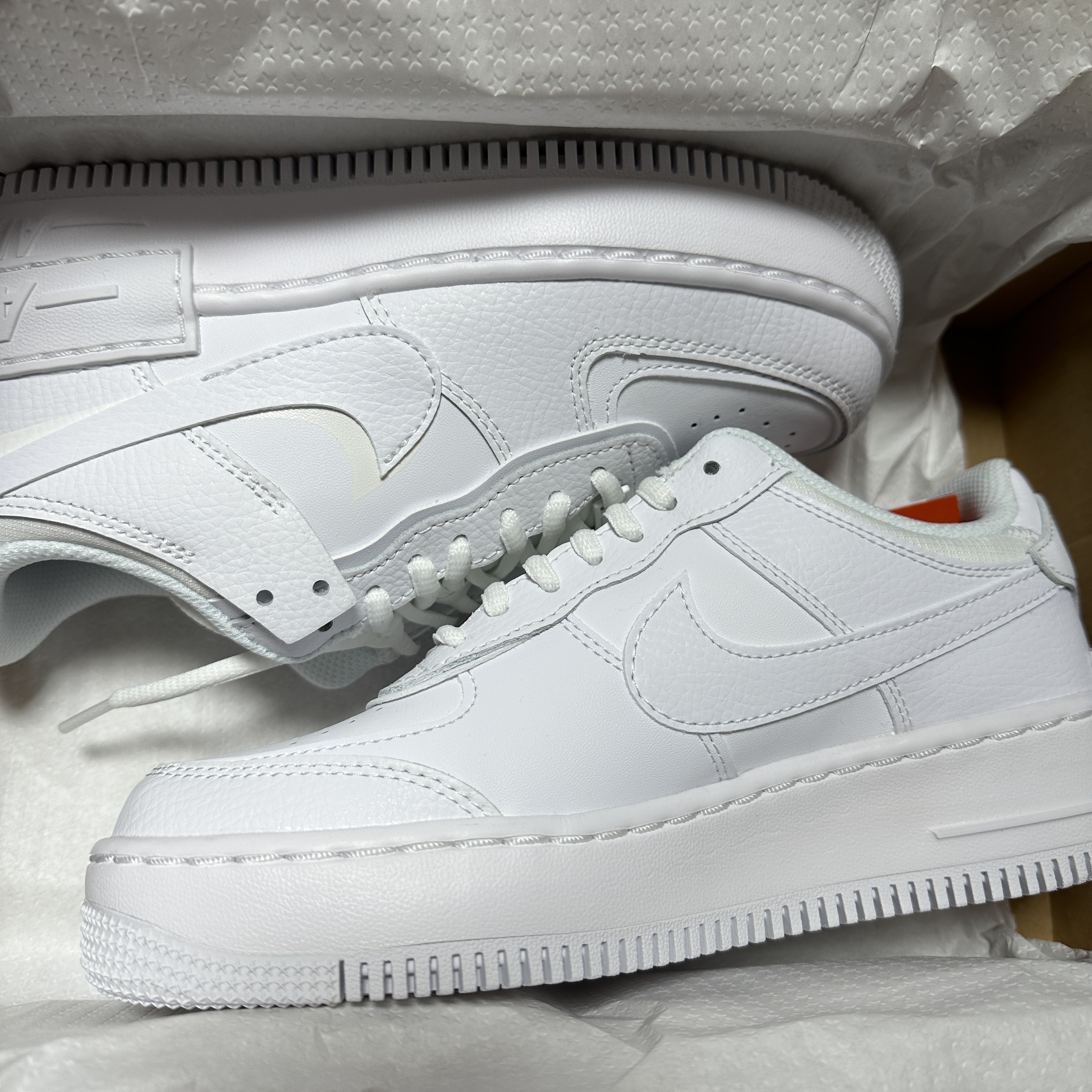 (W) Nike Air Force 1 Shadow Triple White 착용 스타일