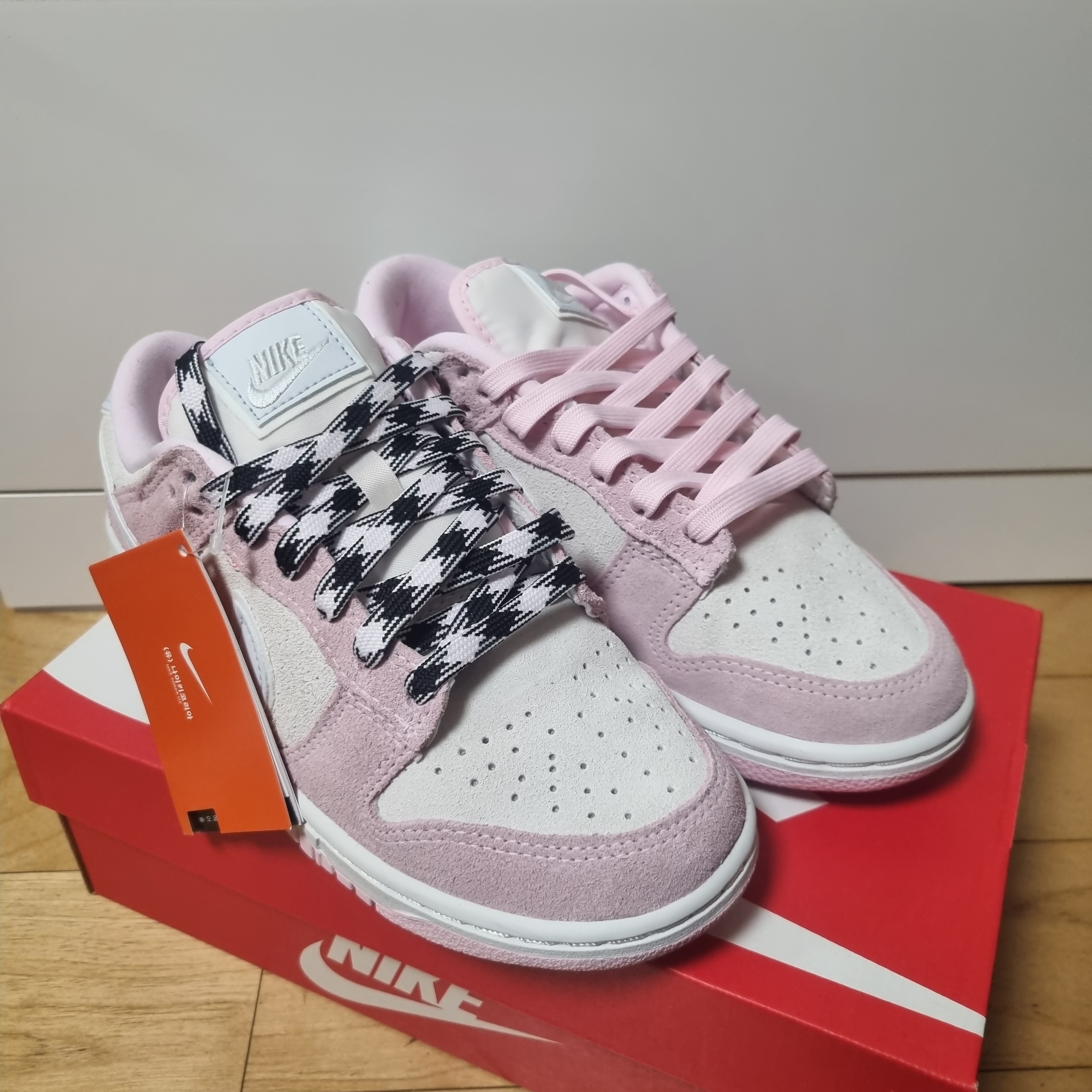 (W) Nike Dunk Low LX Pink Foam 착용 스타일