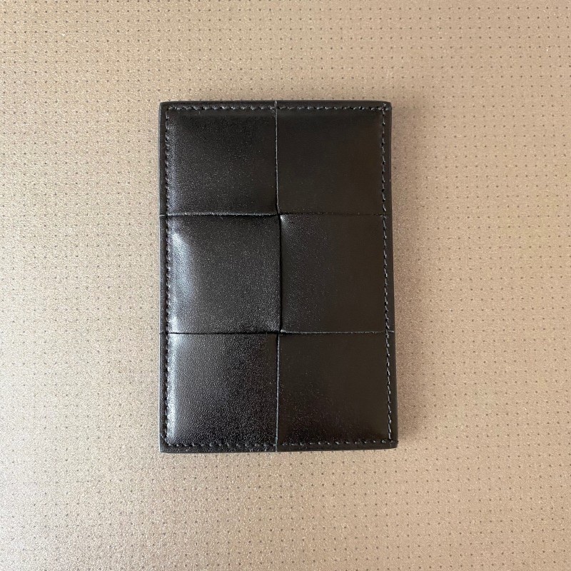 Bottega Veneta Credit Card Case Calfskin Black 착용 스타일 - 3