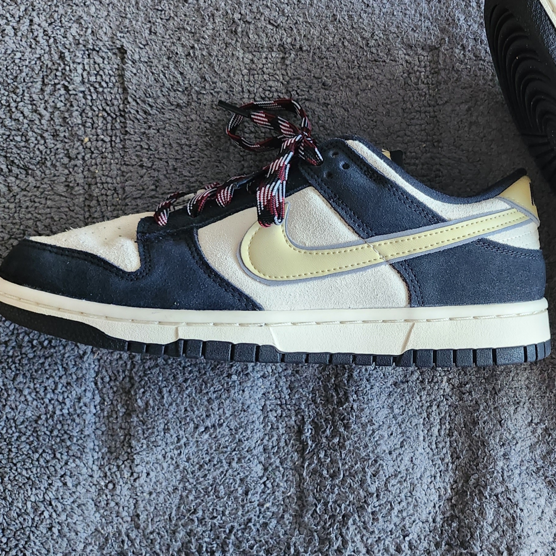(W) Nike Dunk Low LX Black Suede 착용 스타일