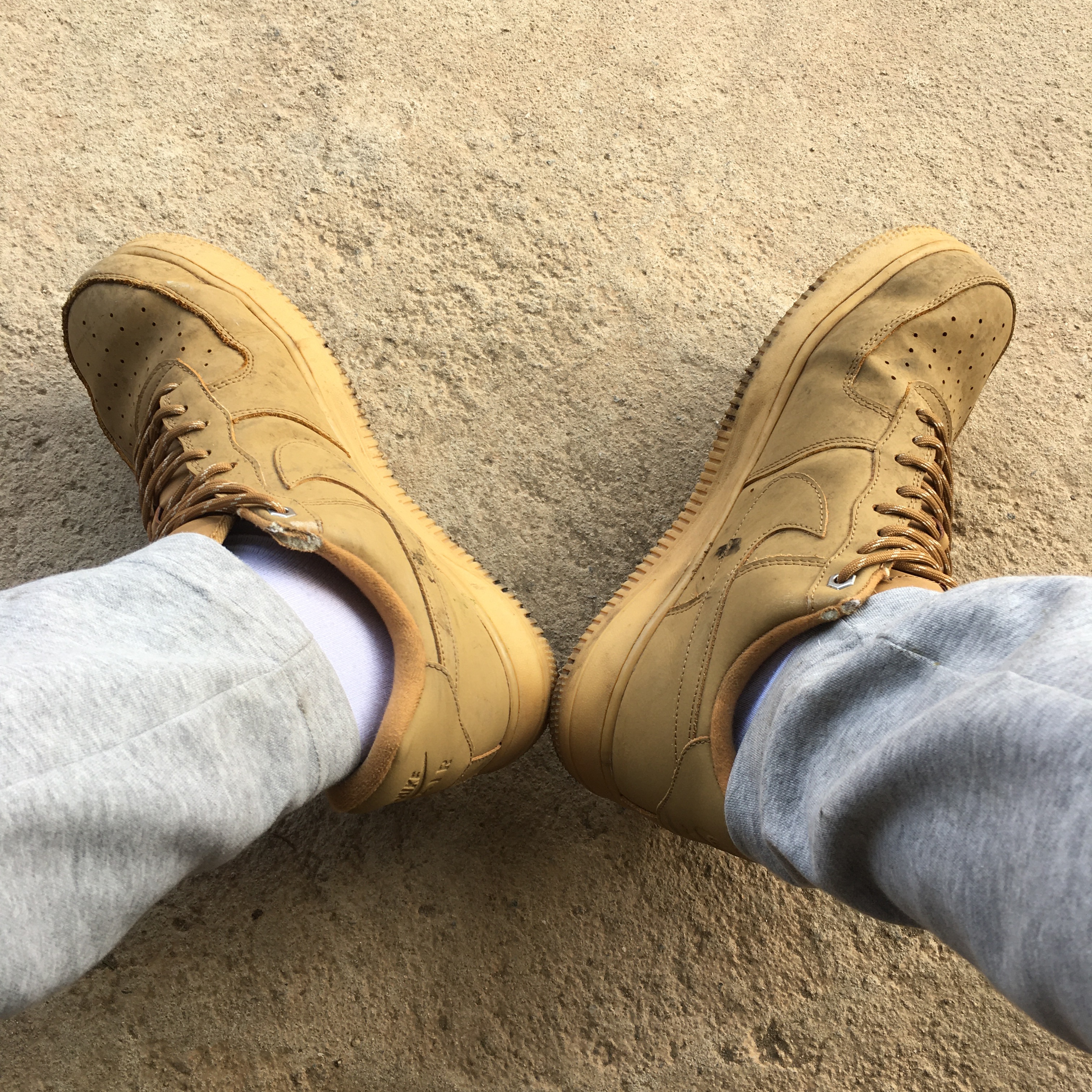 Nike Air Force 1 '07 WB Flax 착용 스타일