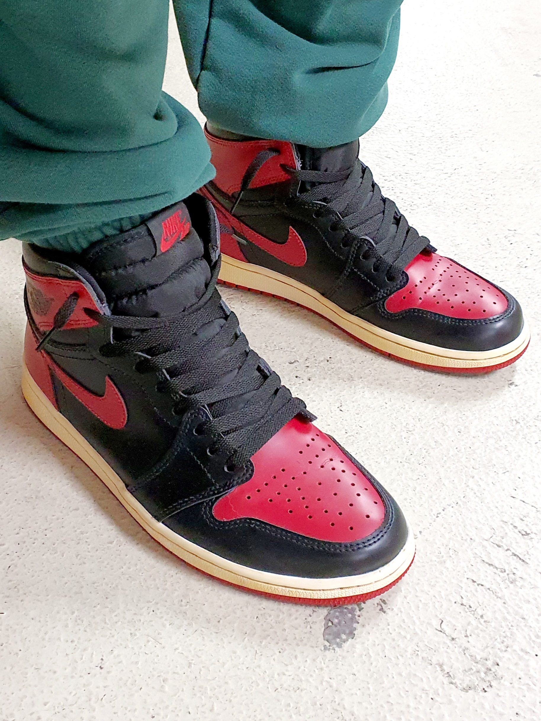 Jordan 1 Retro High OG Bred Banned 2016 착용 스타일 - 1