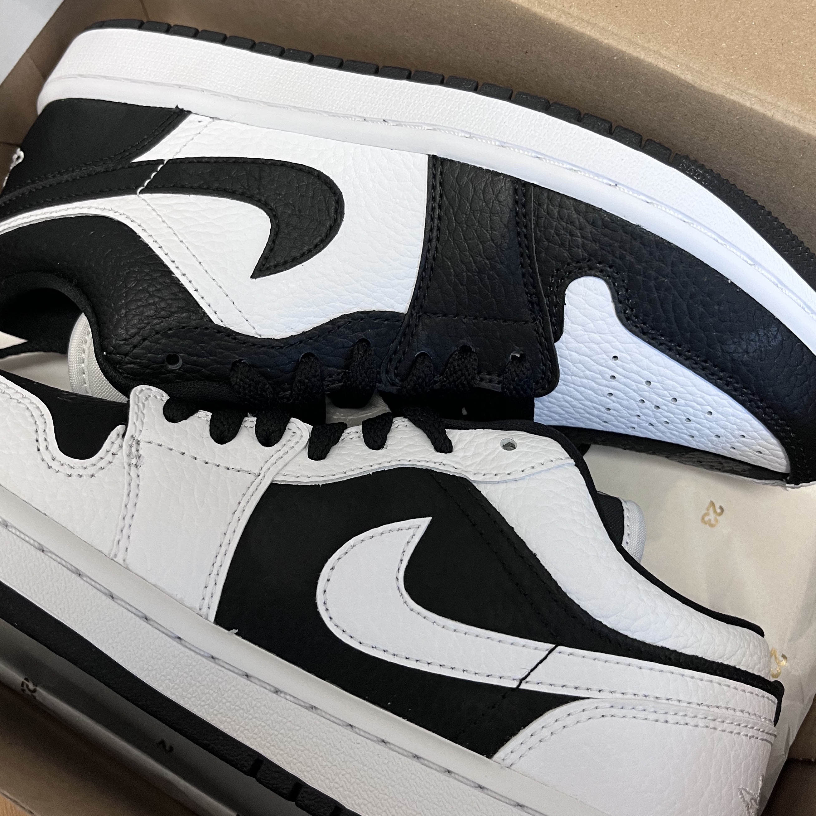 (W) Jordan 1 Low SE Black White 착용 스타일