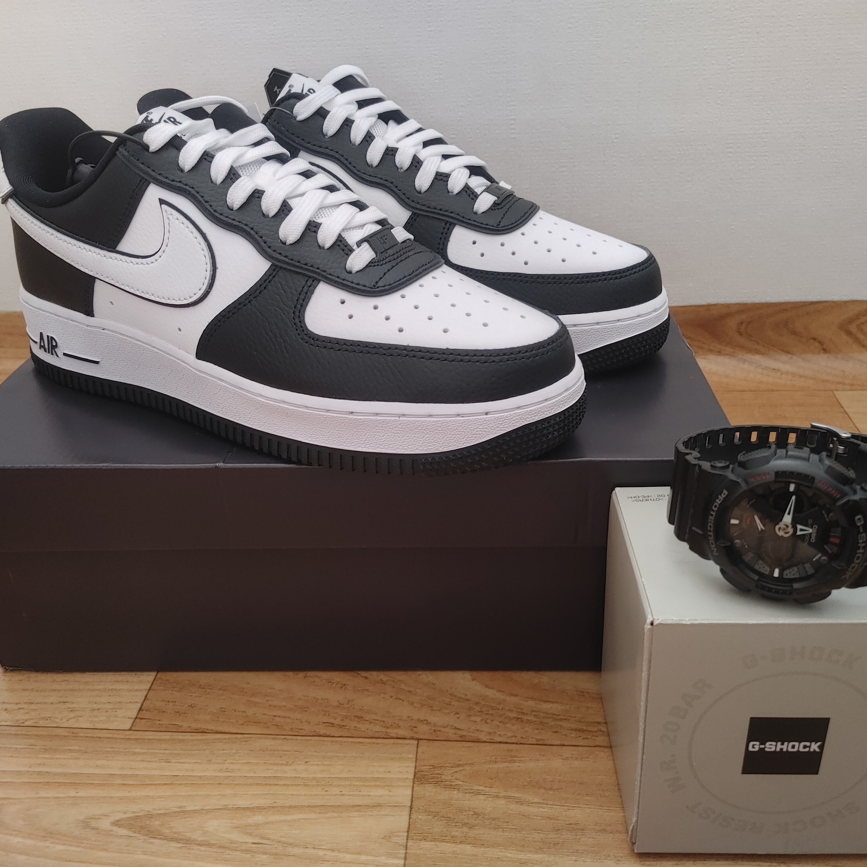 Nike Air Force 1 '07 LV8 White Black, Casio G-Shock BA-130CVG-7A 착용 스타일