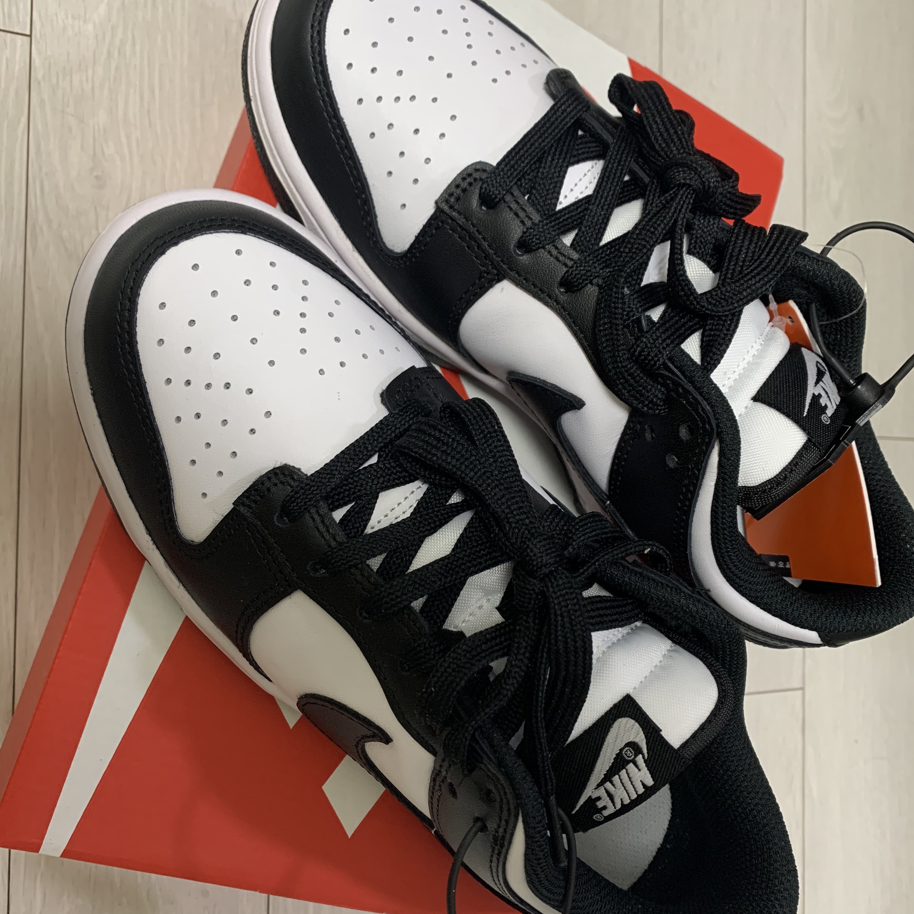 (W) Nike Dunk Low Black 착용 스타일