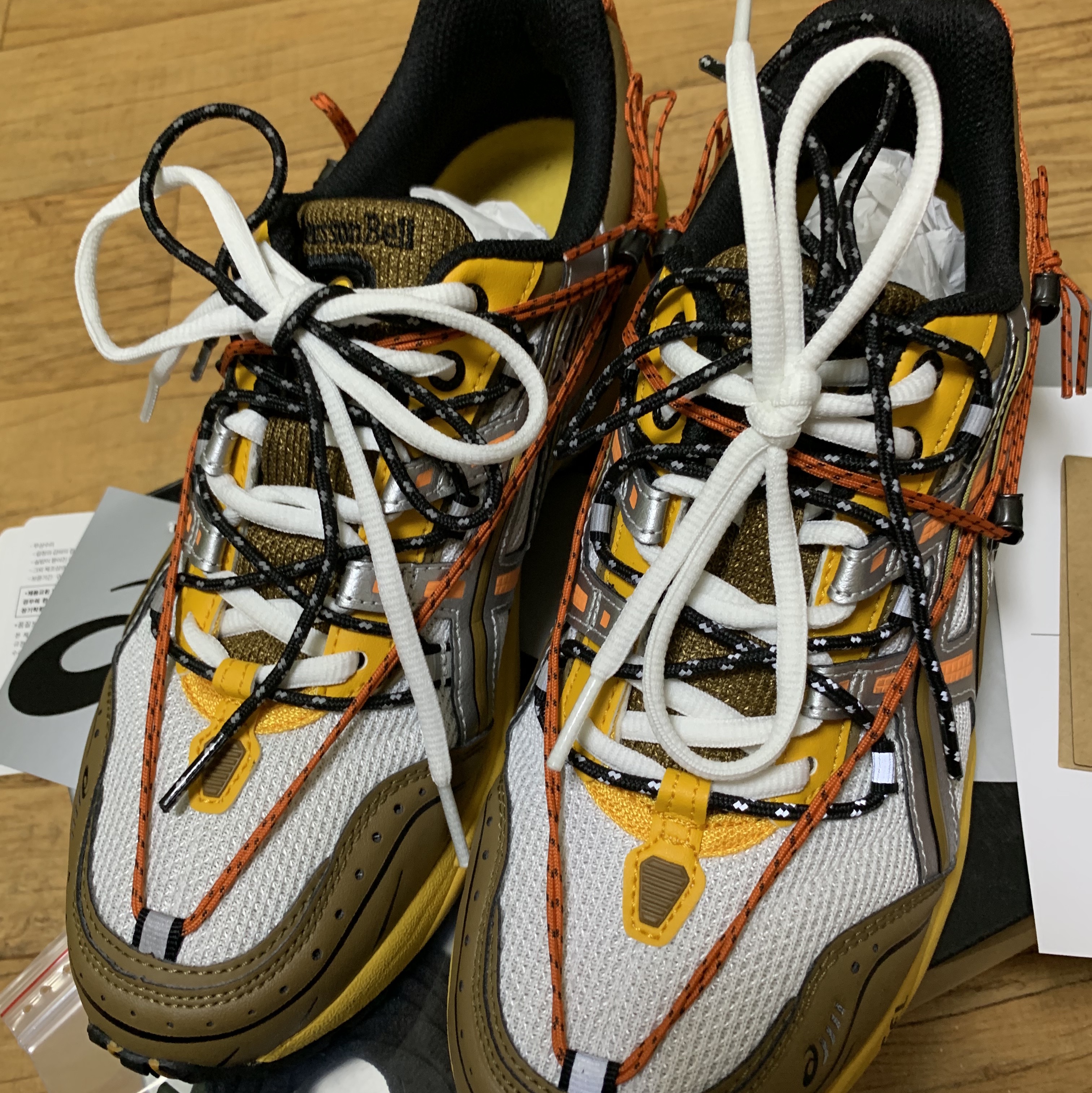 Asics x Andersson Bell Gel-1090 White Orange 착용 스타일 - 1