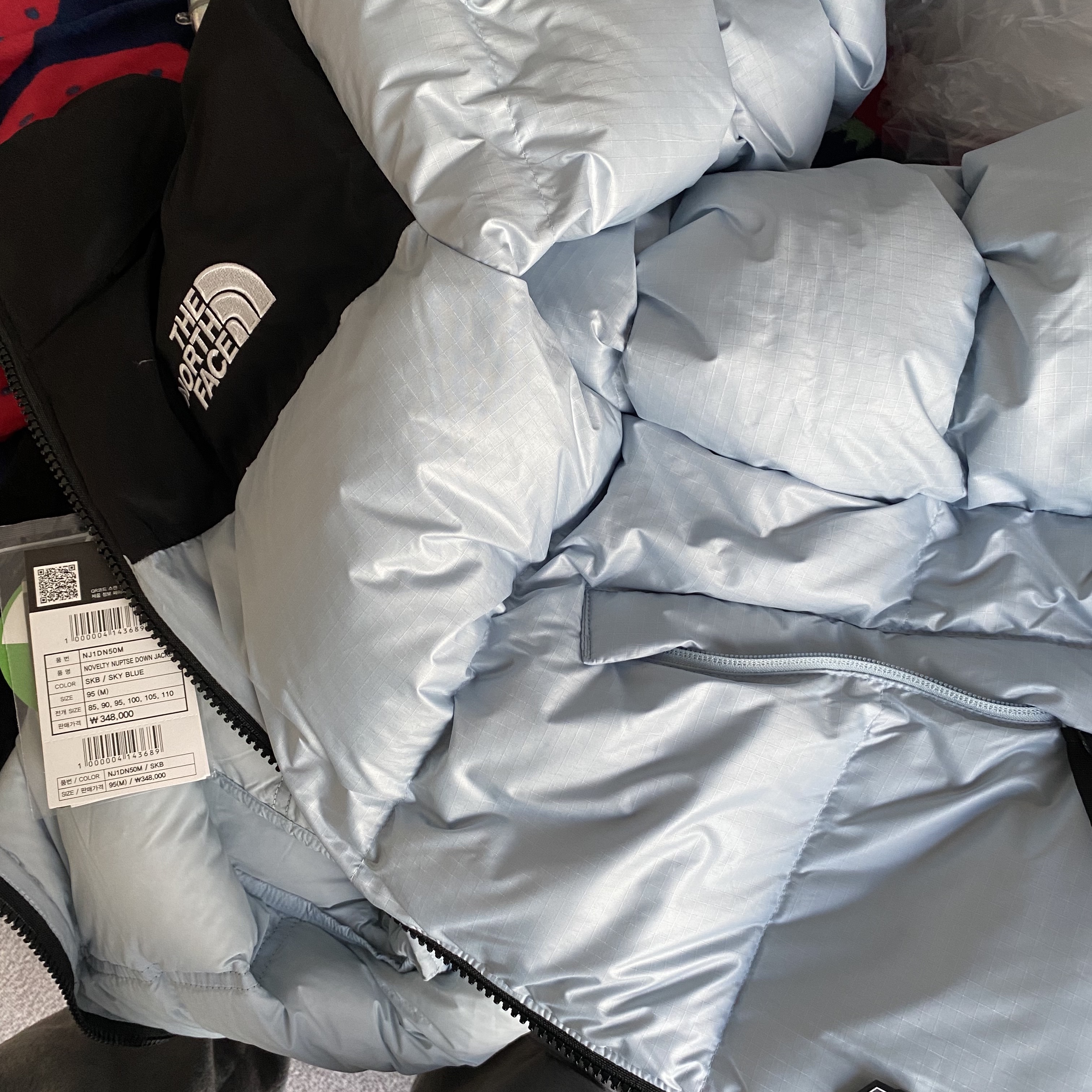 The North Face White Label Novelty Nuptse Down Jacket Sky Blue 착용 스타일