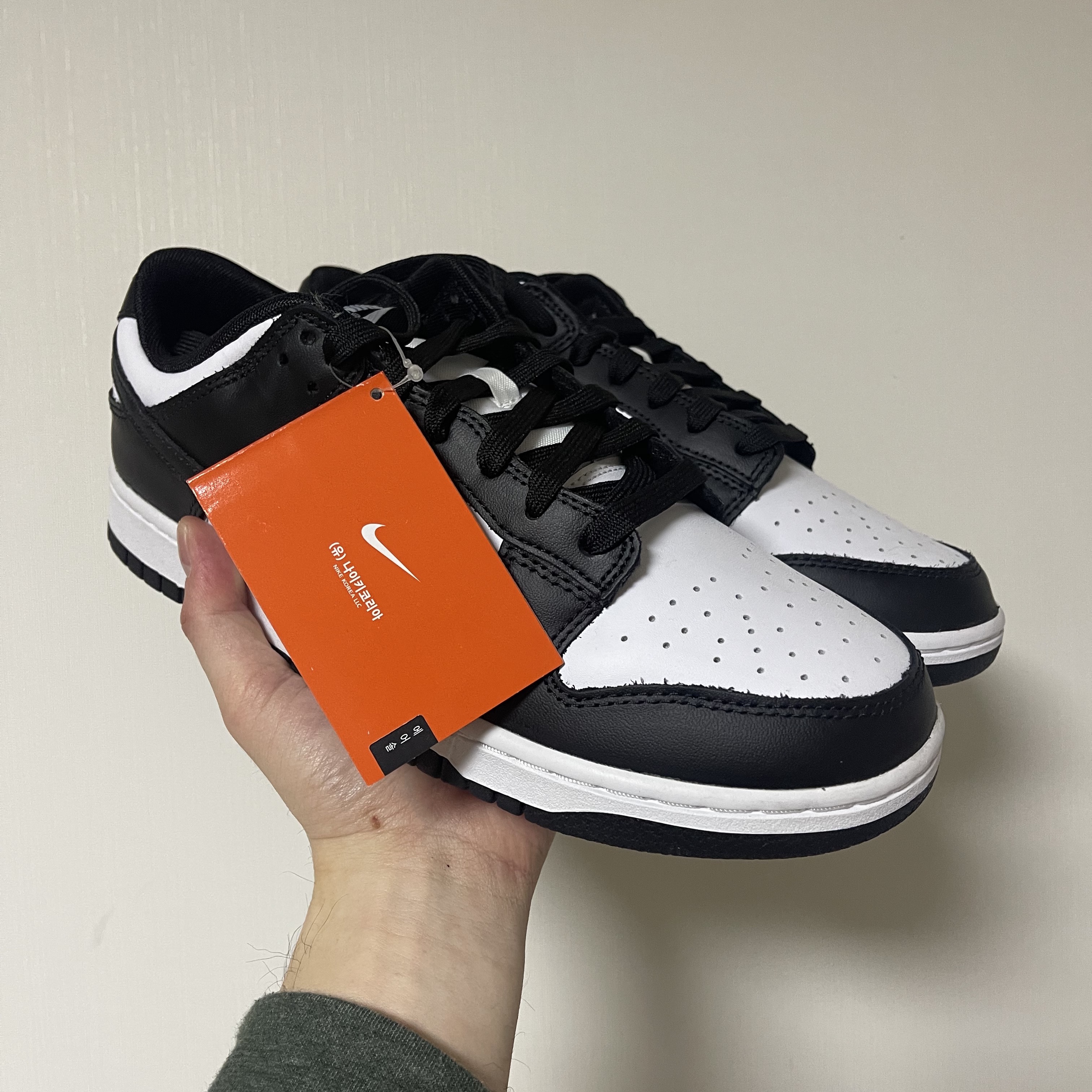 Nike Dunk Low Retro Black 착용 스타일 - 3