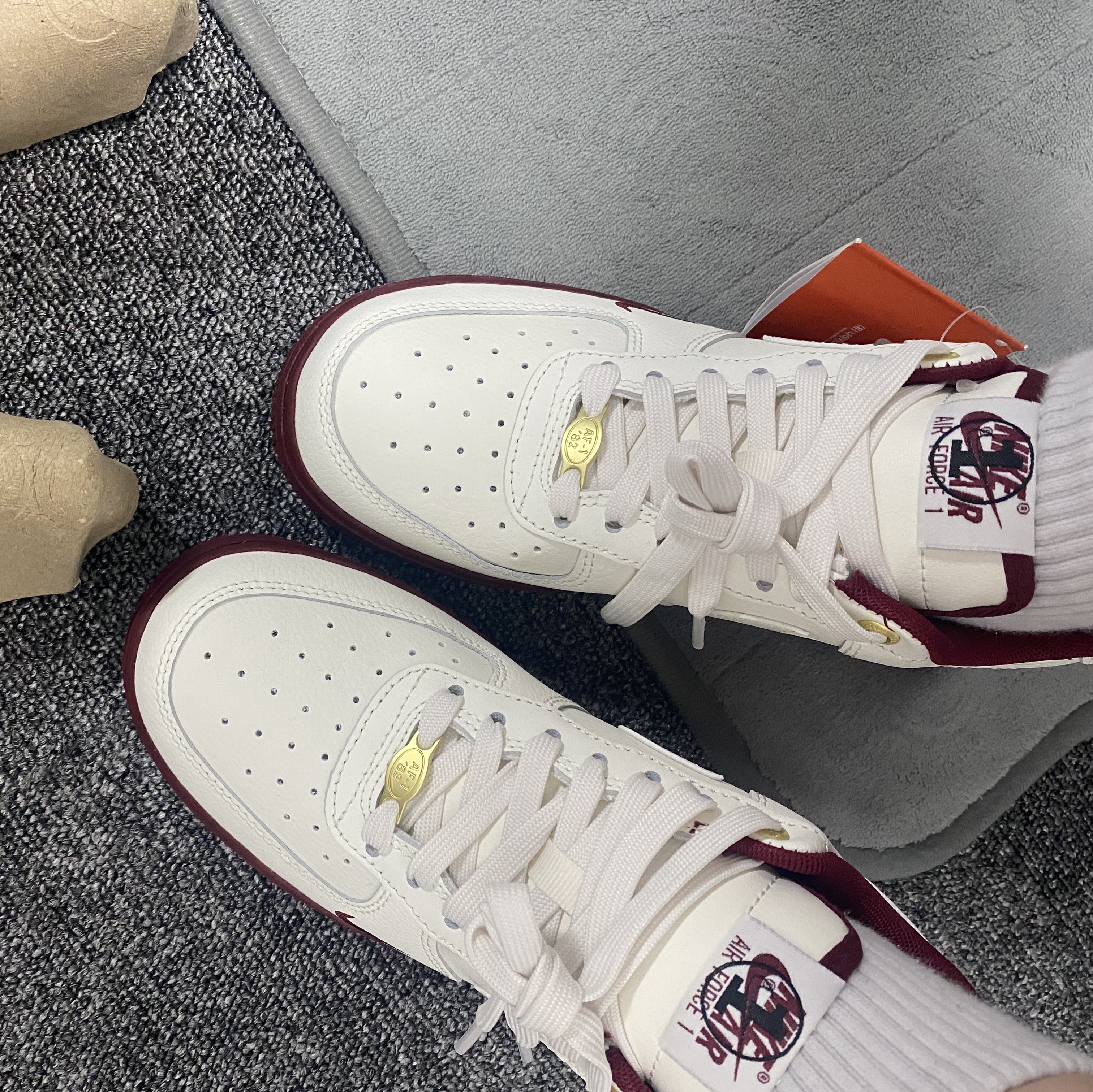(W) Nike Air Force 1 '07 SE 40th Anniversary Join Forces Sail Team Red 착용 스타일 - 1