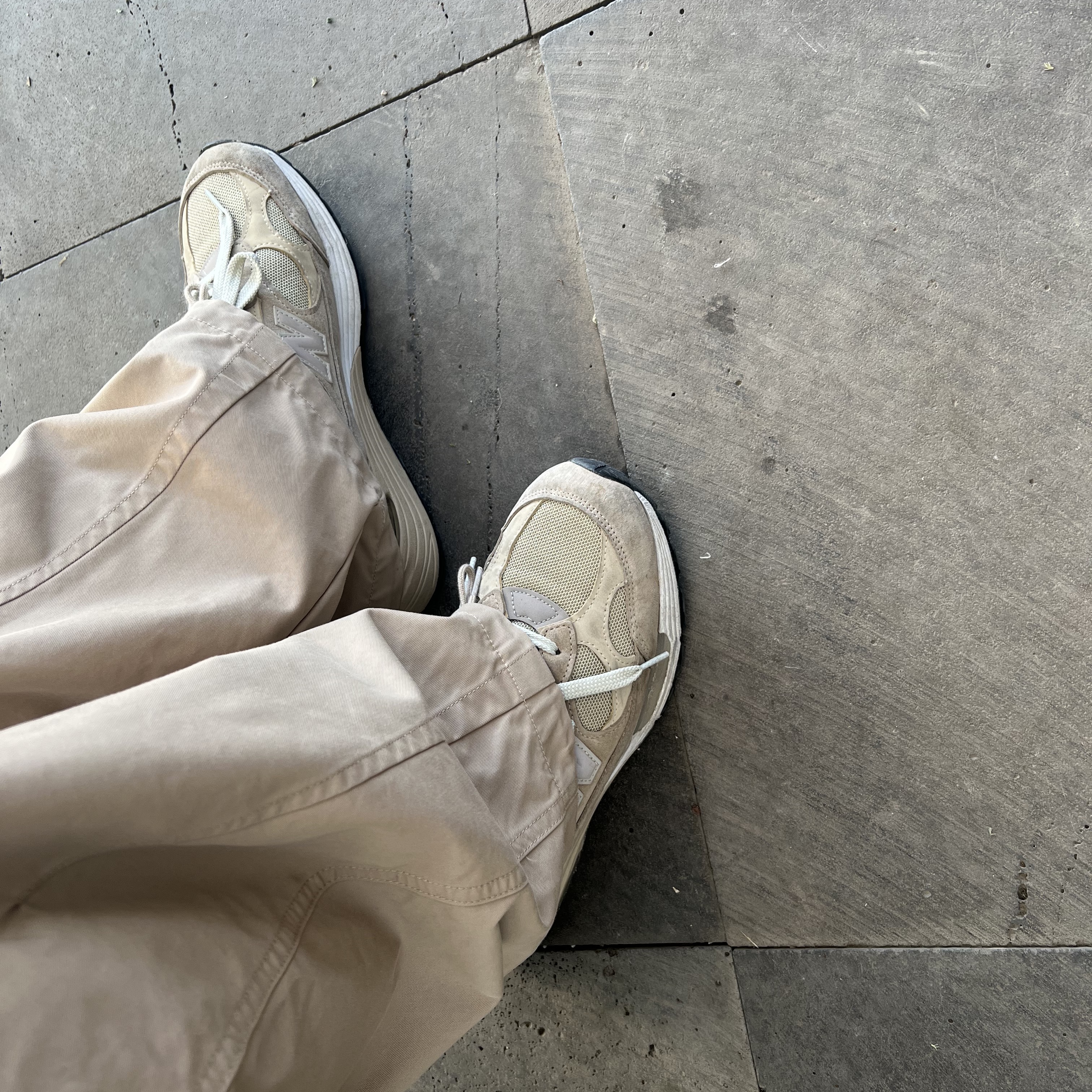 New Balance 992 Made in USA Tan 착용 스타일 - 3