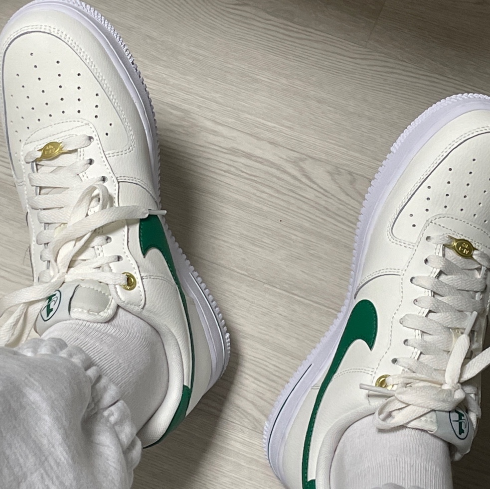Nike Air Force 1 '07 LV8 40th Anniversary Join Forces Sail Malachite 착용 스타일 - 2