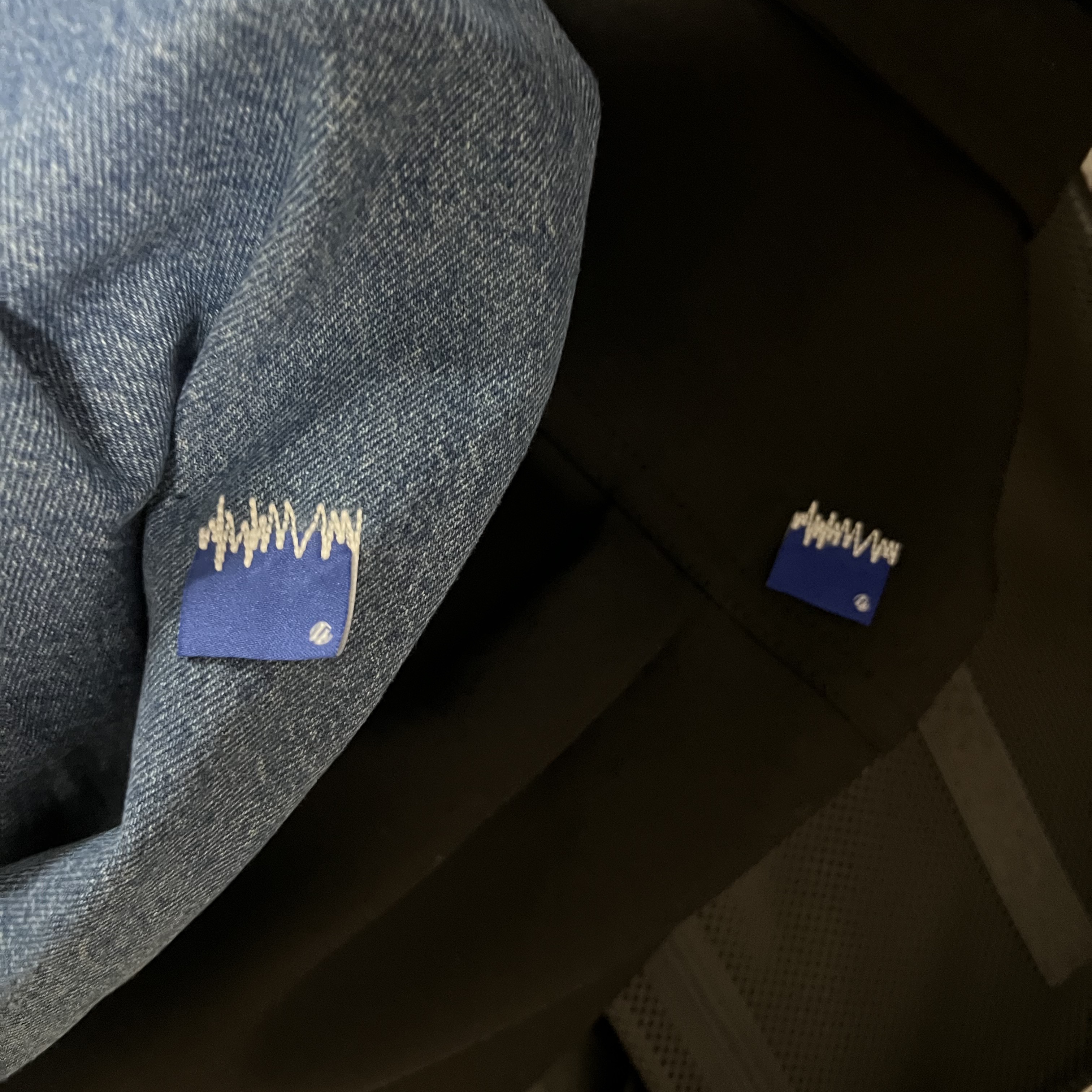 Zara x Ader Error Oversize Collar Bomber Jacket Black, Zara x Ader Error Barrel Leg Jeans Blue 착용 스타일 - 2