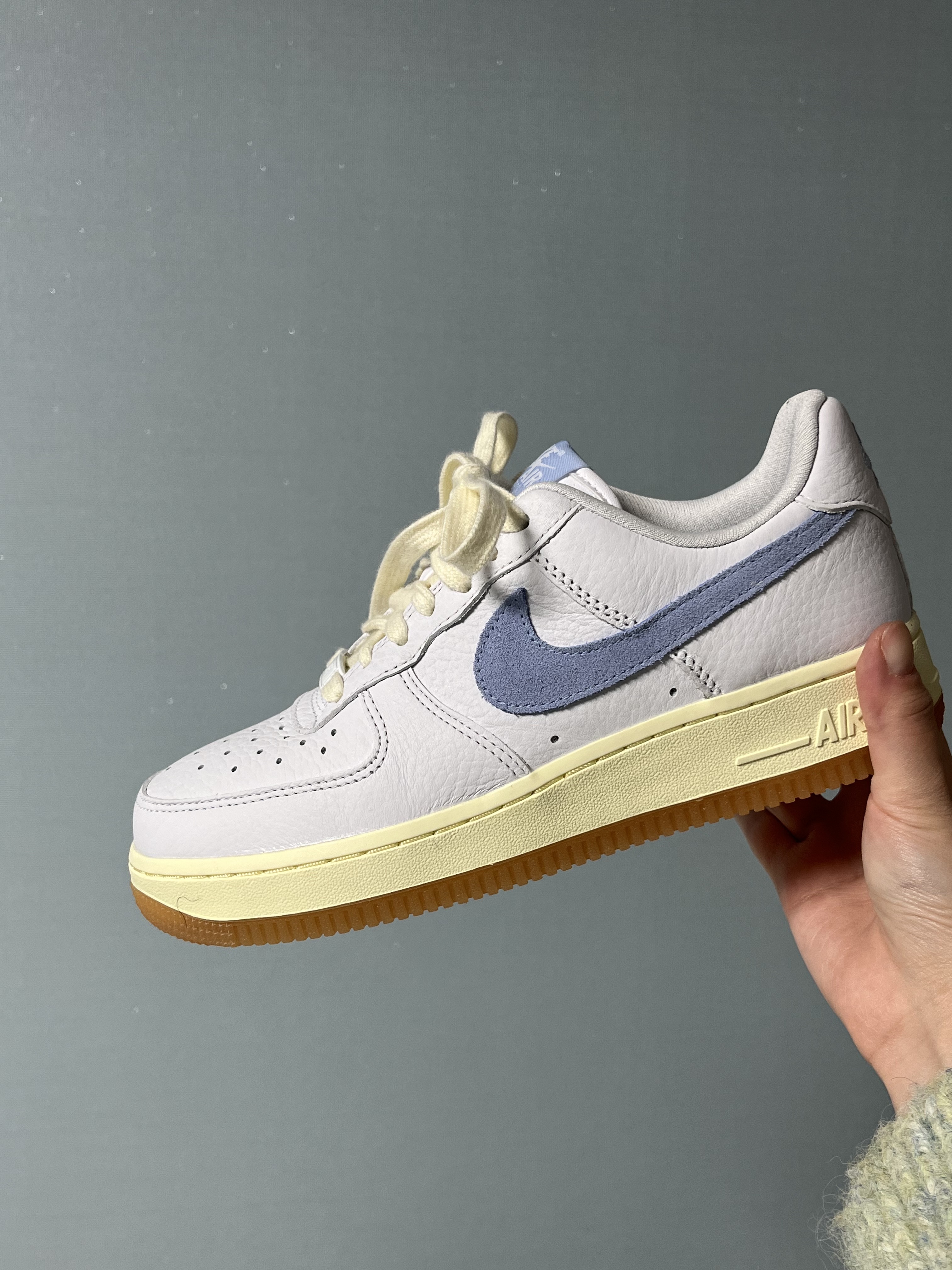 (W) Nike Air Force 1 '07 White Alabaster 착용 스타일 - 2