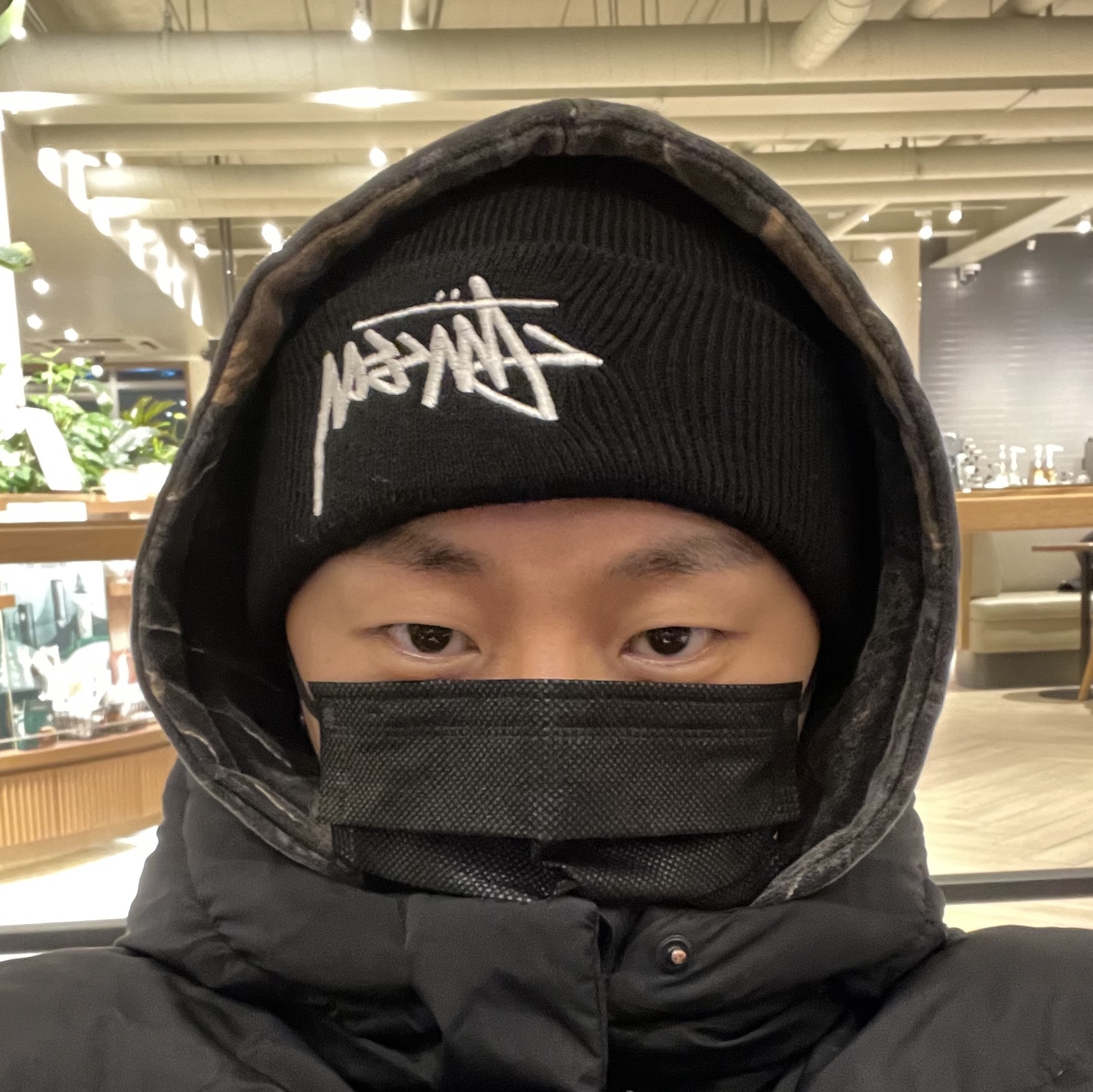 Stussy Big Stock Cuff Beanie Black 착용 스타일