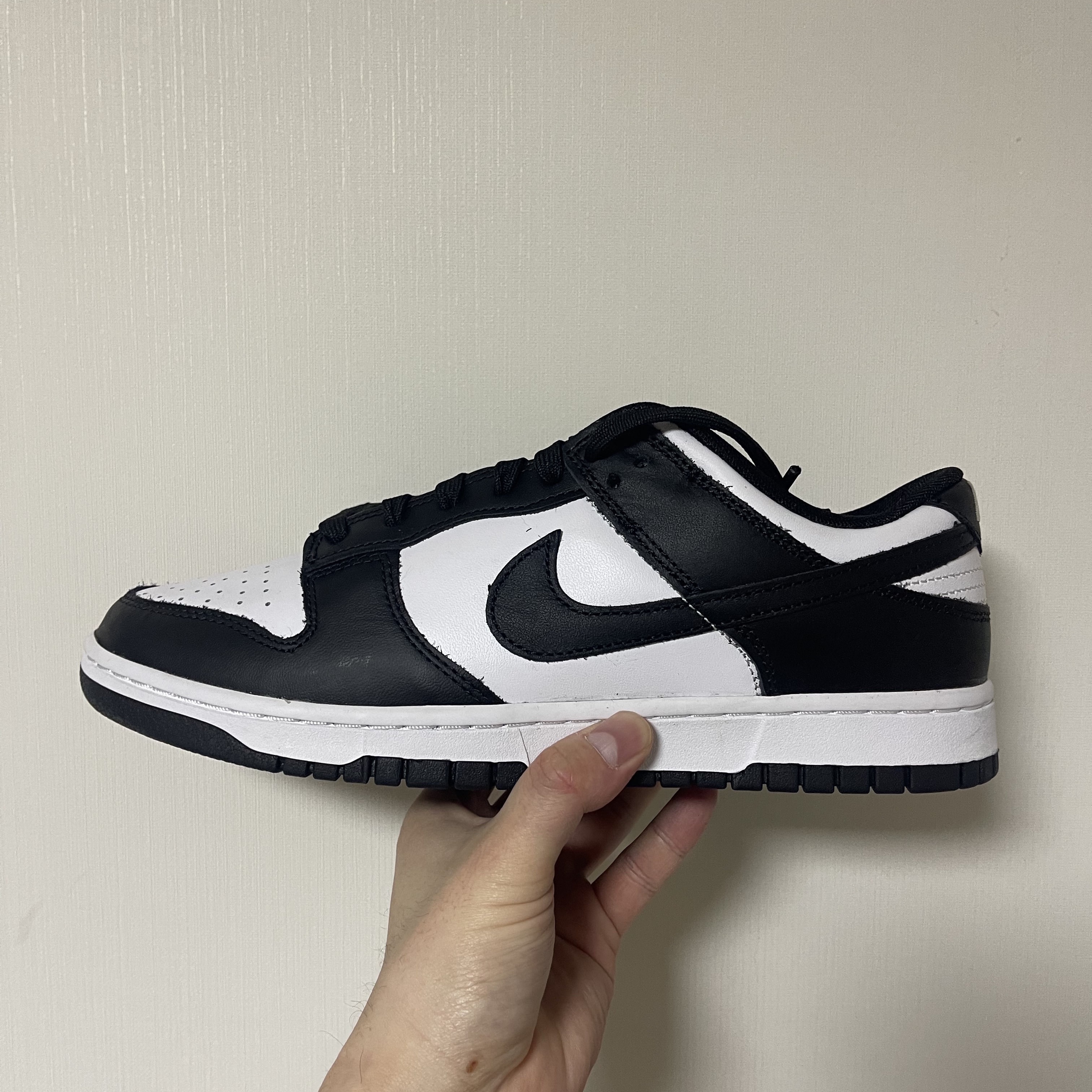 Nike Dunk Low Retro Black 착용 스타일 - 1
