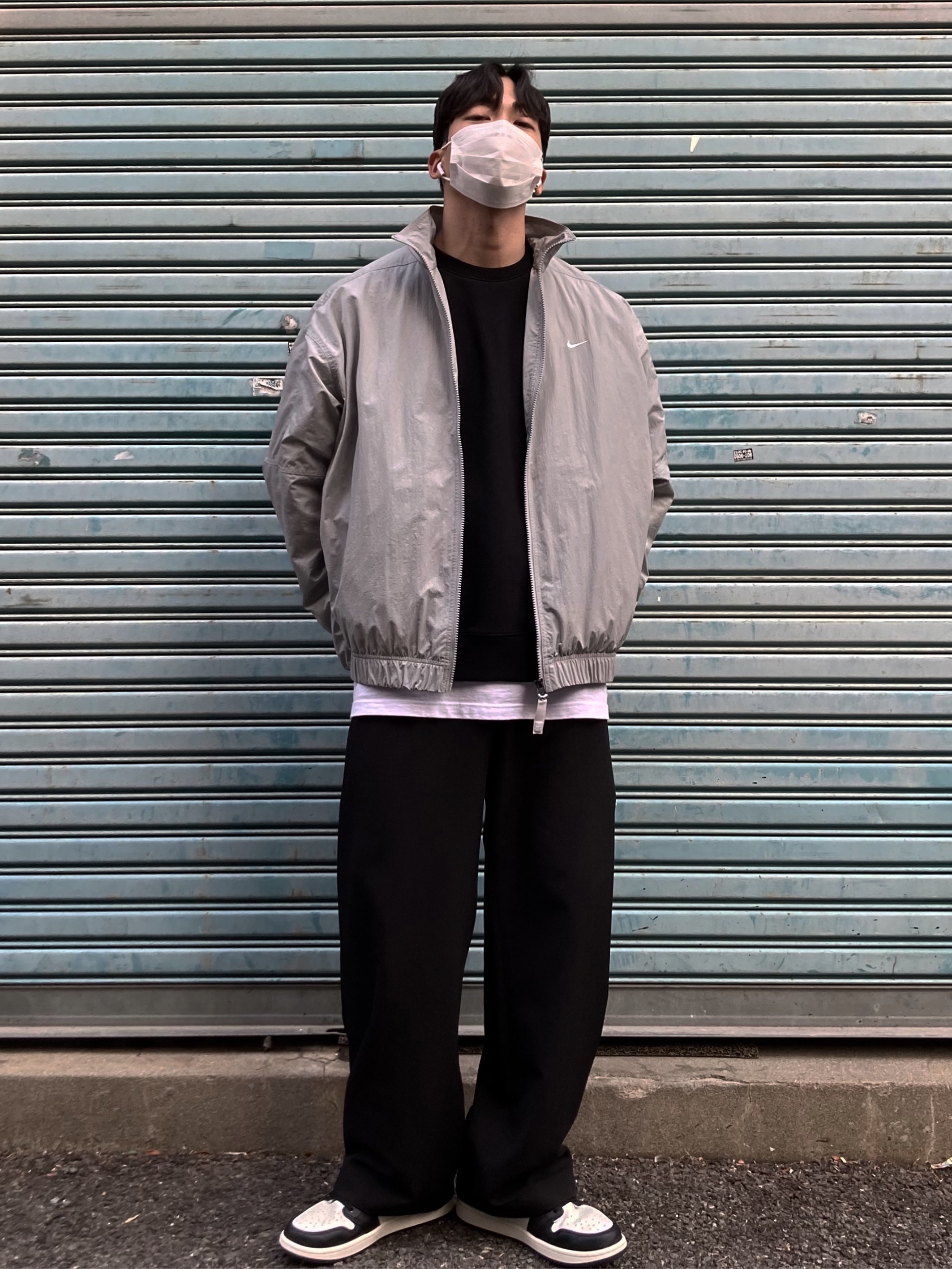 Jordan 1 Retro High OG Black Mocha, Nike M NRG Track Jacket Grey 착용 스타일