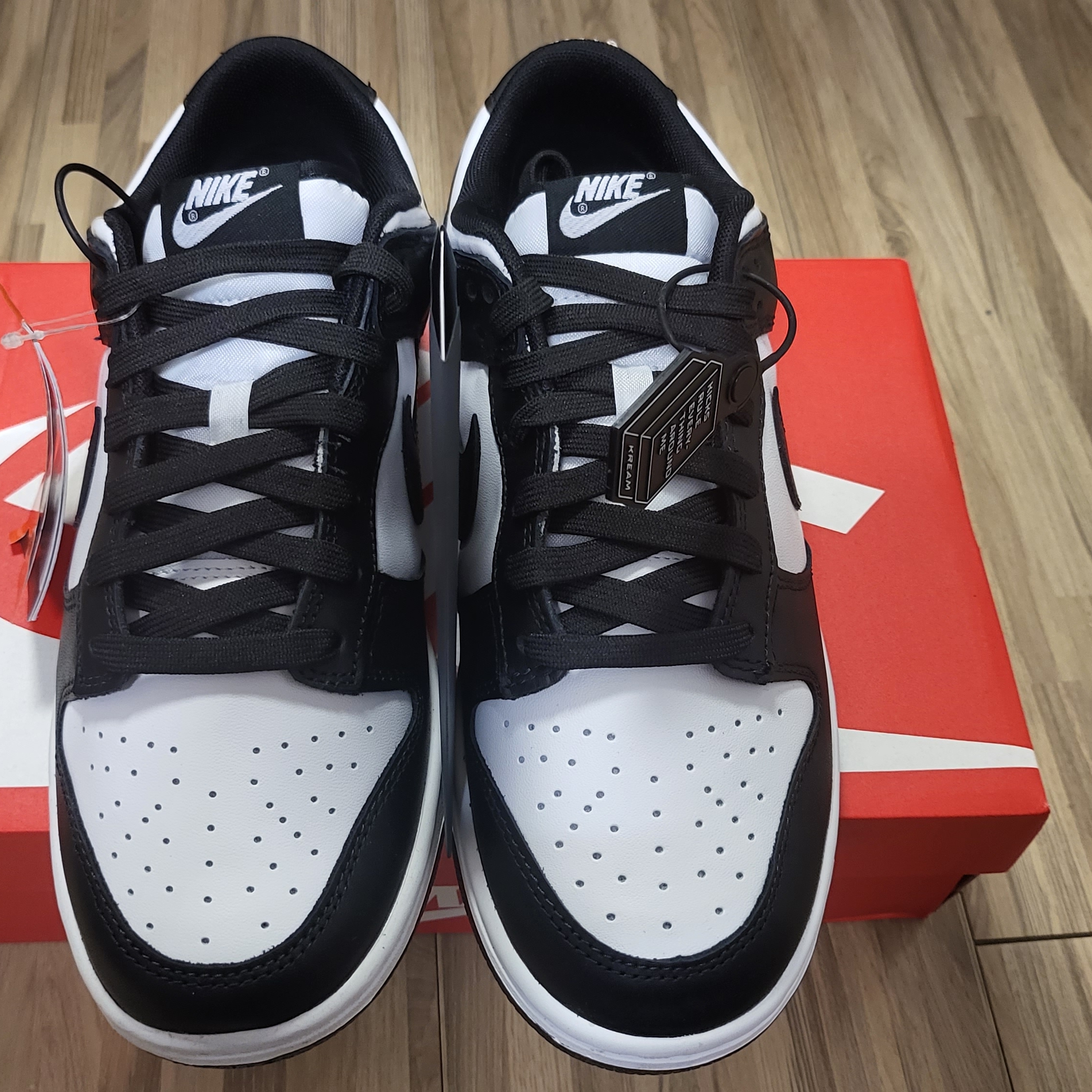 Nike Dunk Low Retro Black 착용 스타일