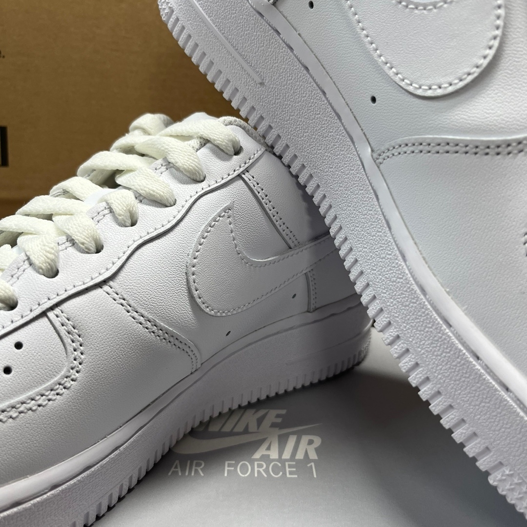 Nike Air Force 1 '07 Low White 착용 스타일 - 2