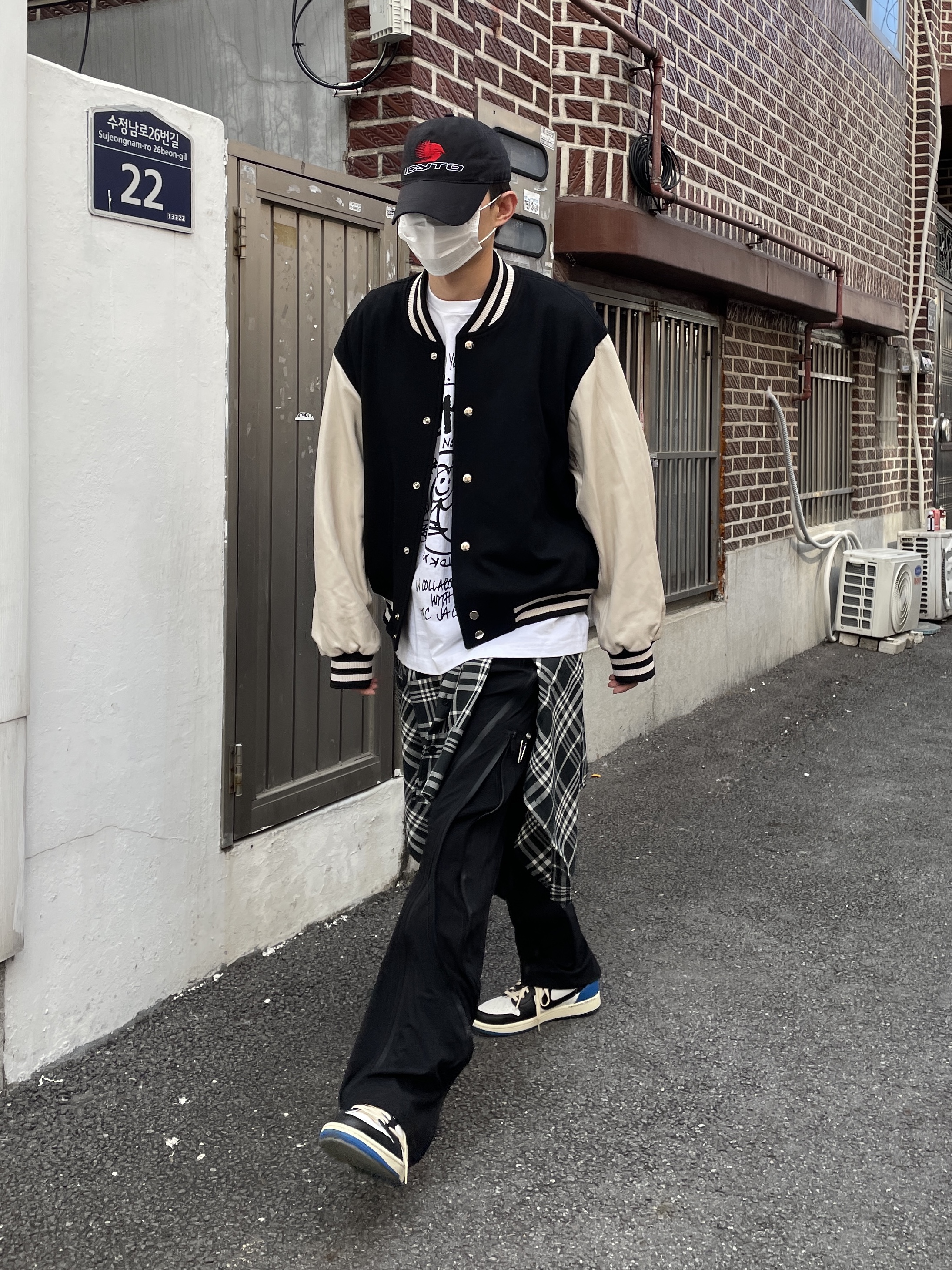 Jordan 1 x Travis Scott x Fragment Retro Low OG SP Military Blue, Undermycar Phan Multi Zip Nylon Mesh Pants Darkest Hour - 21SS 착용 스타일 - 3