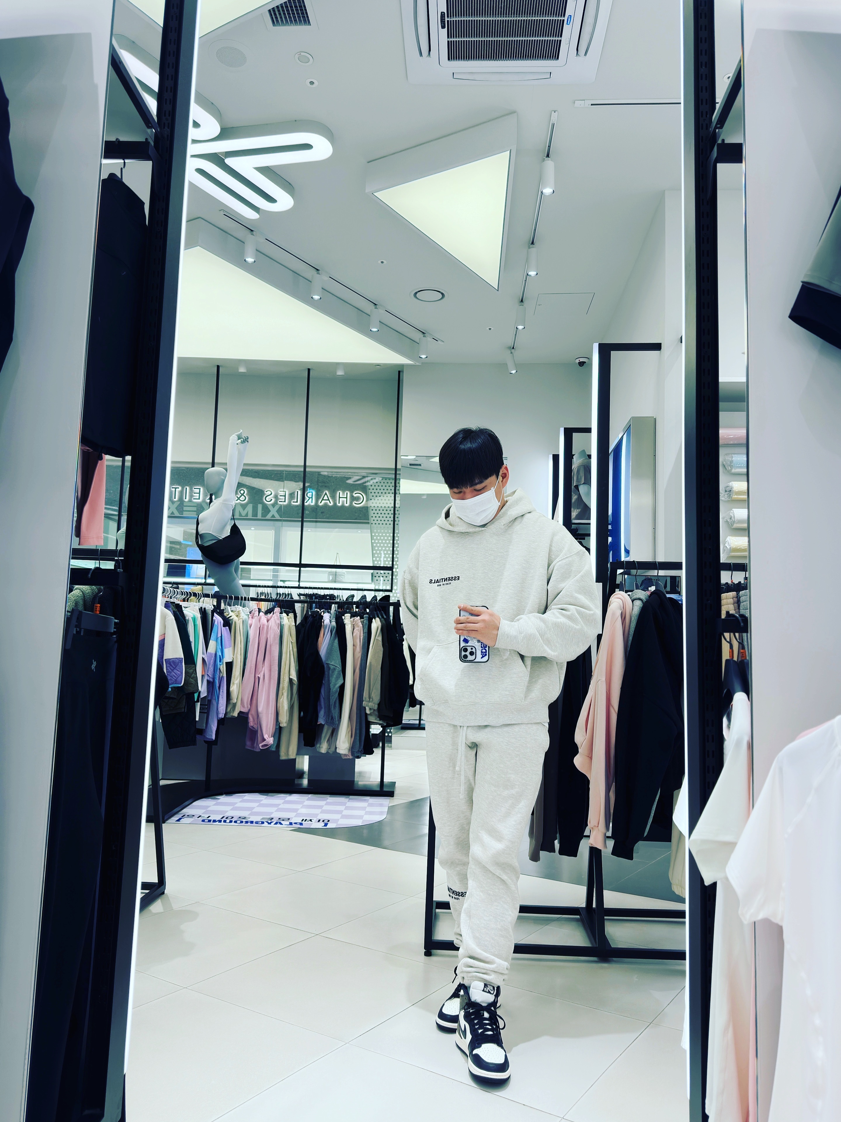 Essentials The Core Collection Sweatpants Light Oatmeal, Essentials The Core Collection Hoodie Light Oatmeal 착용 스타일