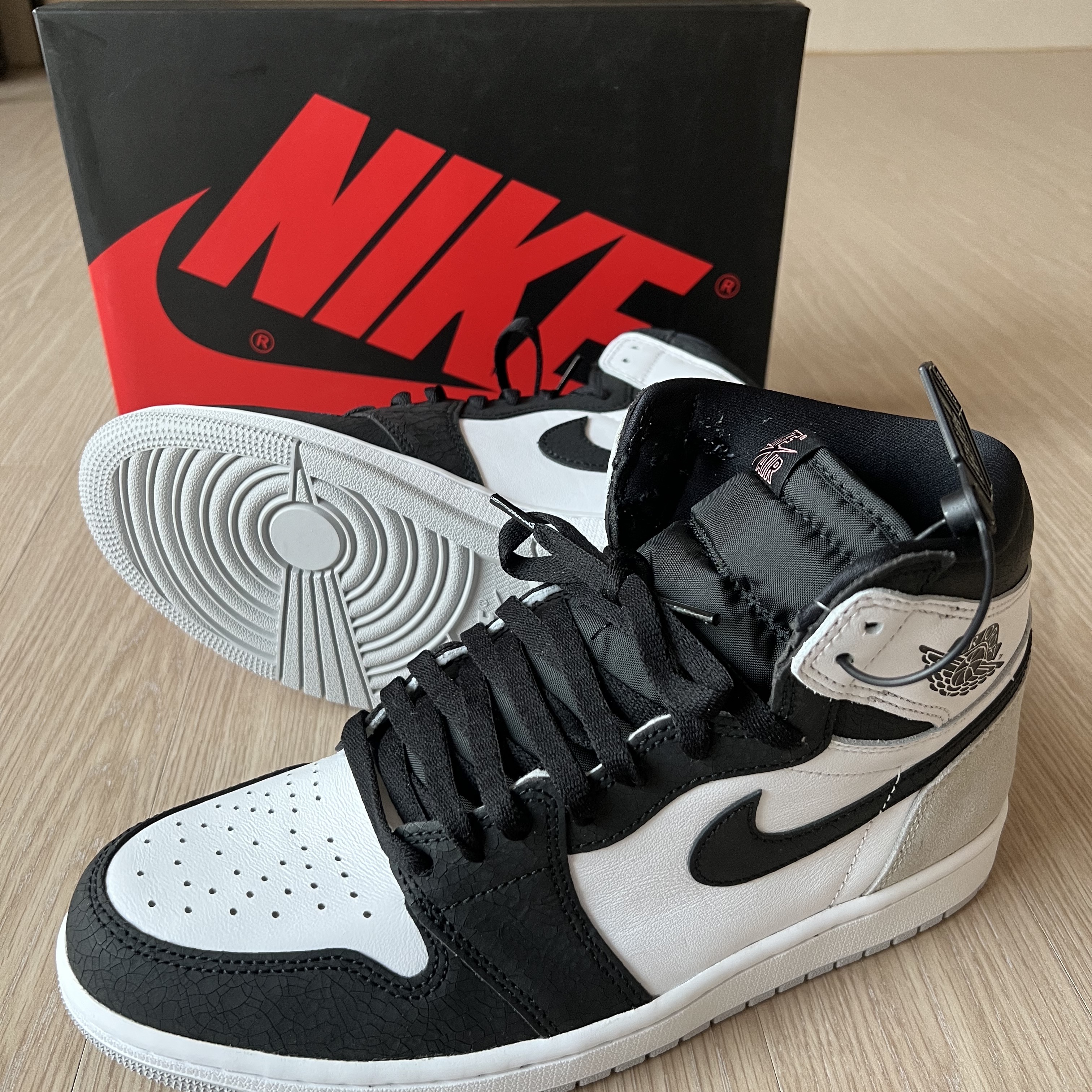 Jordan 1 Retro High OG Bleached Coral 착용 스타일 - 2