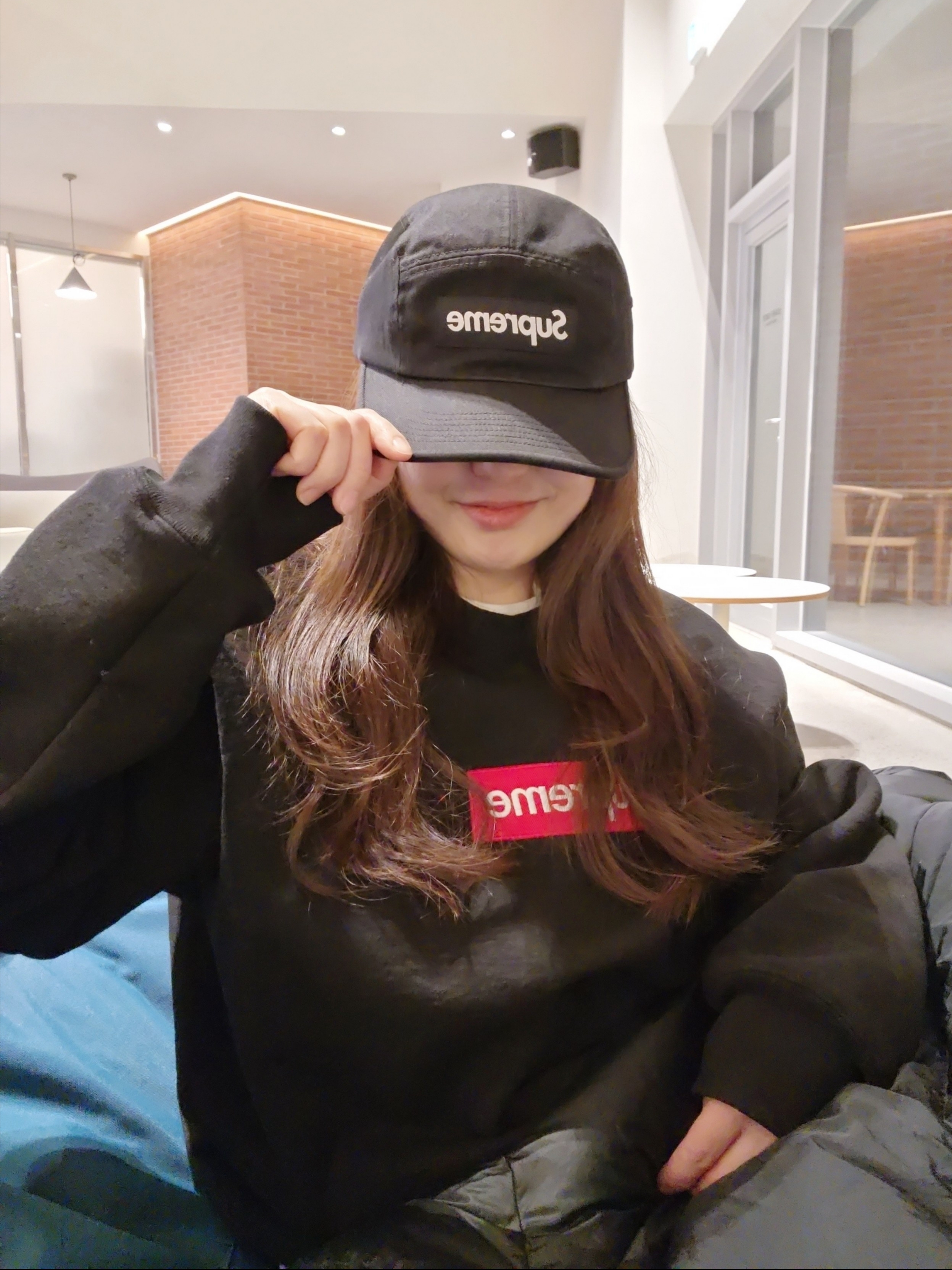 Supreme Box Logo Crewneck Black - 22FW, Supreme Washed Chino Twill Camp Cap Black 착용 스타일