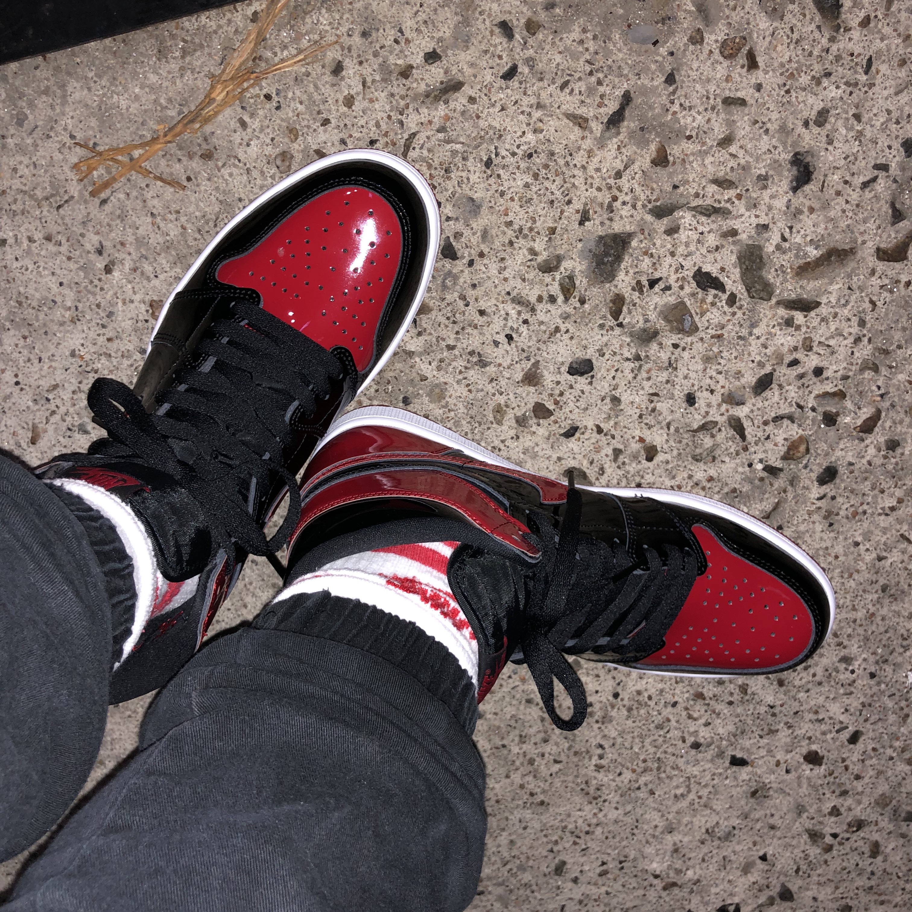 Jordan 1 Retro High OG Patent Bred 착용 스타일 - 1