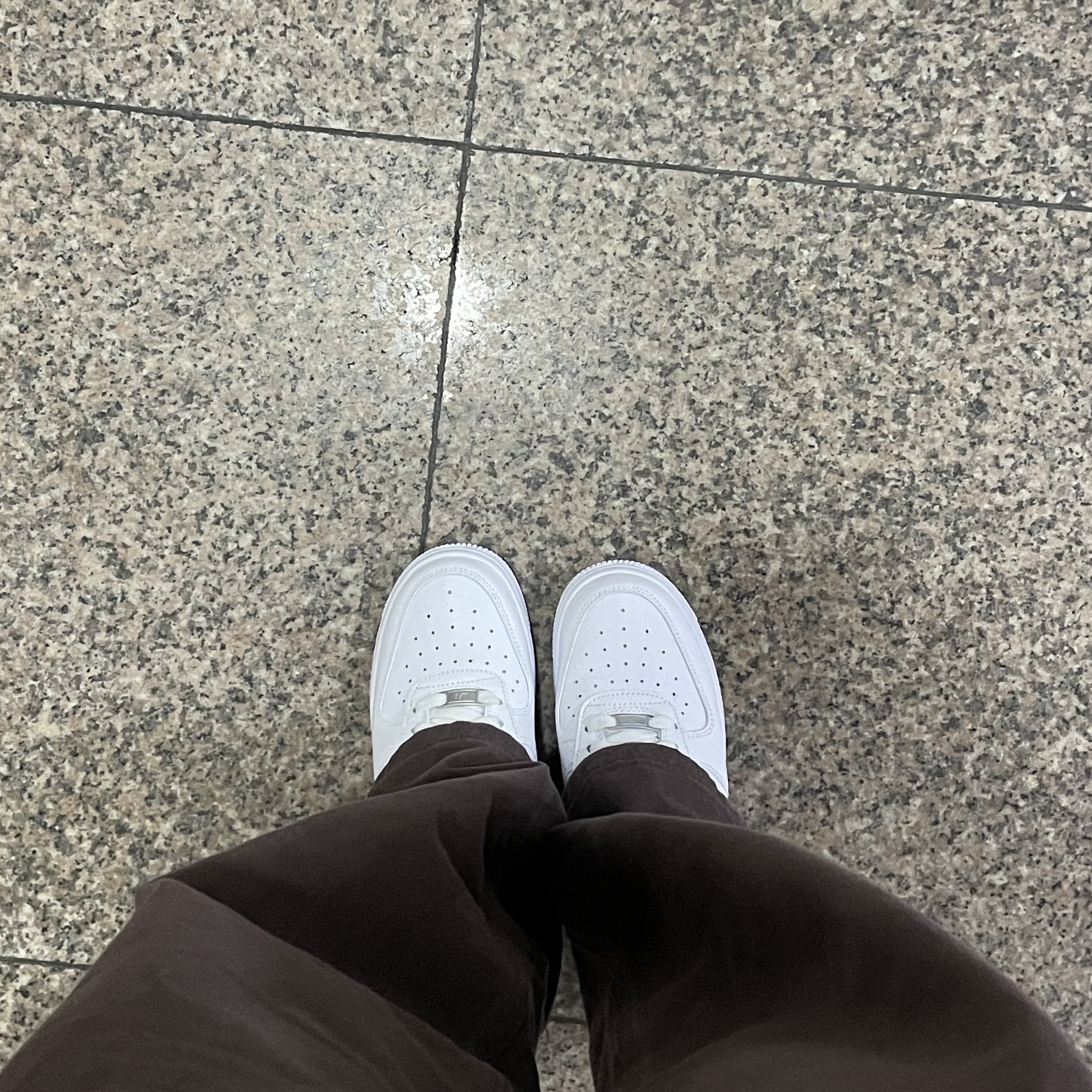 (W) Nike Air Force 1 '07 Low White 착용 스타일 - 1