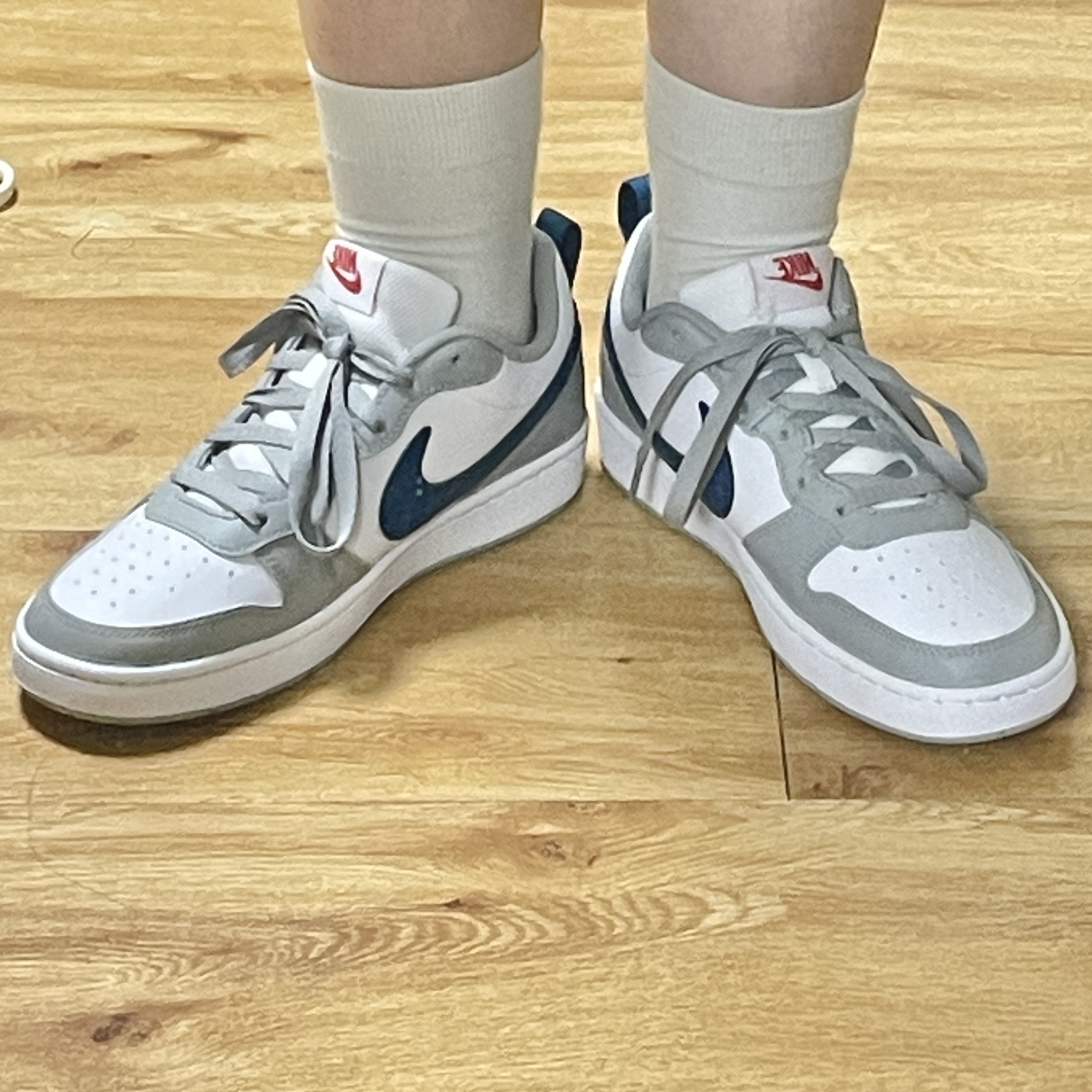 (GS) Nike Court Borough Low 2 Light Smoke Grey 착용 스타일 - 2