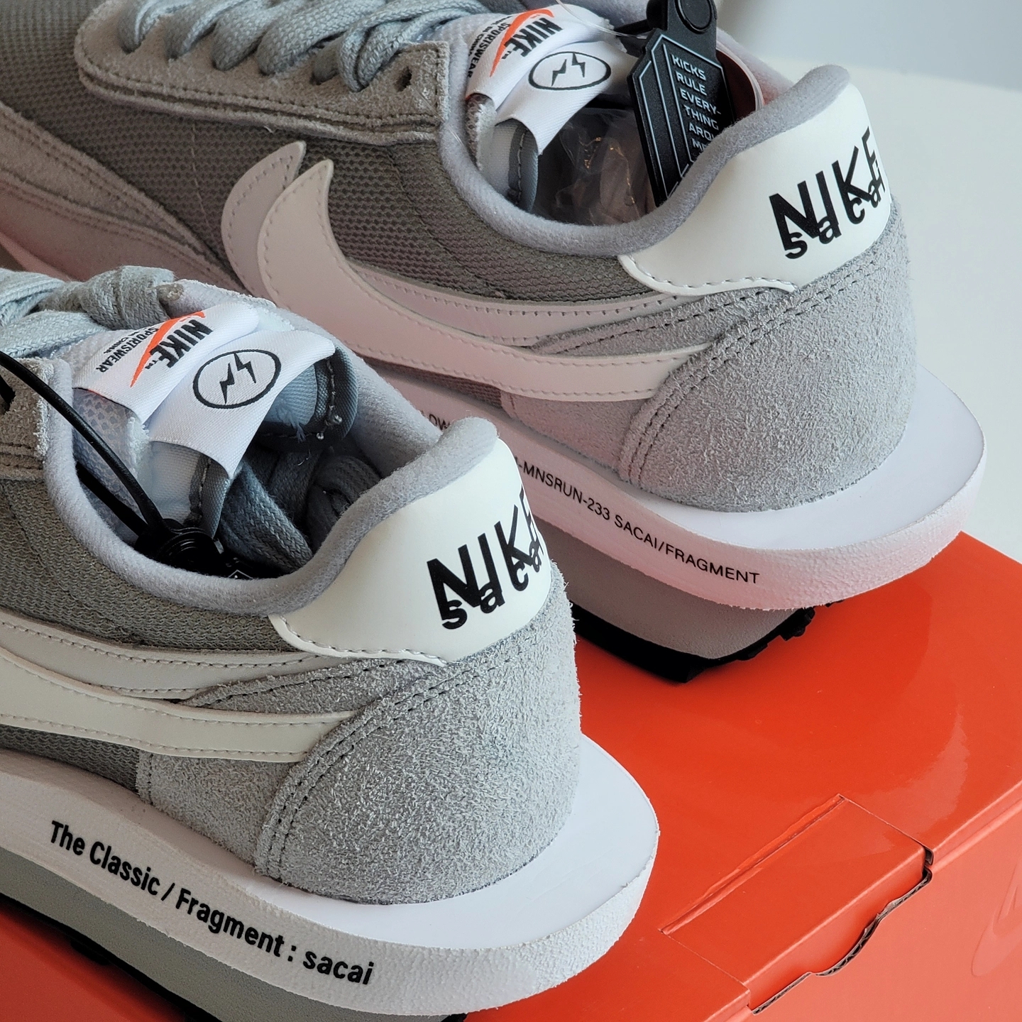 Nike x Sacai x Fragment LDWaffle Light Smoke Grey 착용 스타일 - 3
